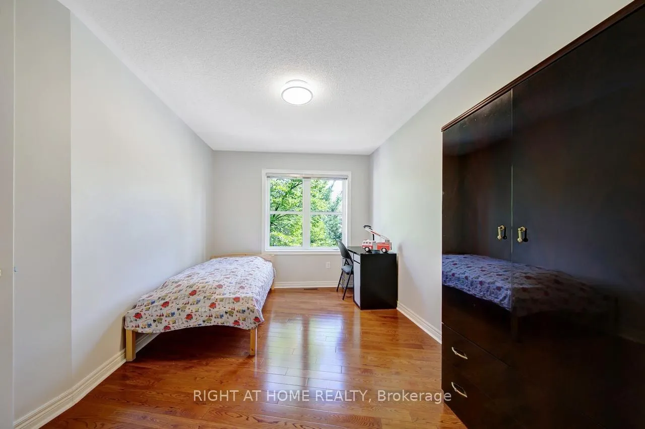 Photo 21 of 23 Michael Way, Markham, Buttonville — HOMEH