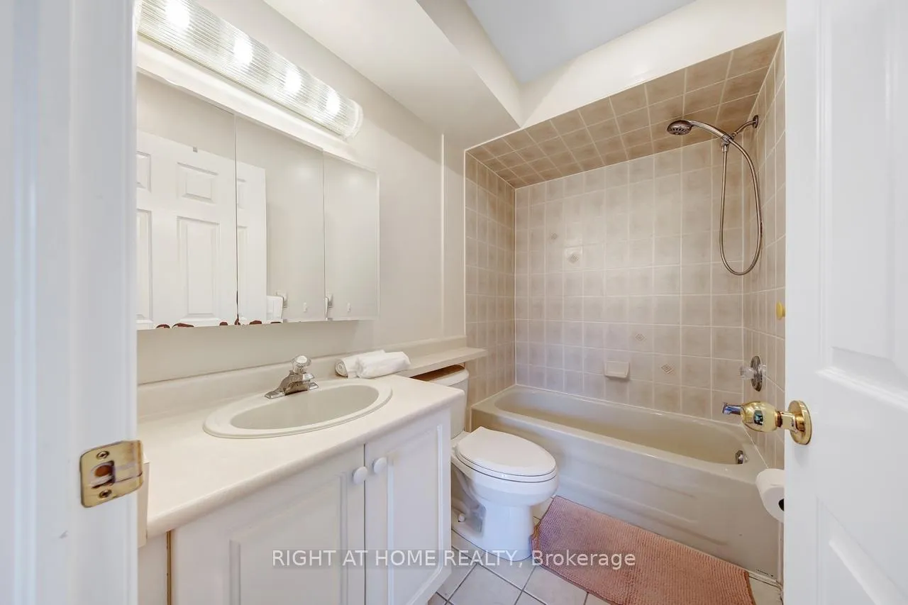Photo 26 of 23 Michael Way, Markham, Buttonville — HOMEH