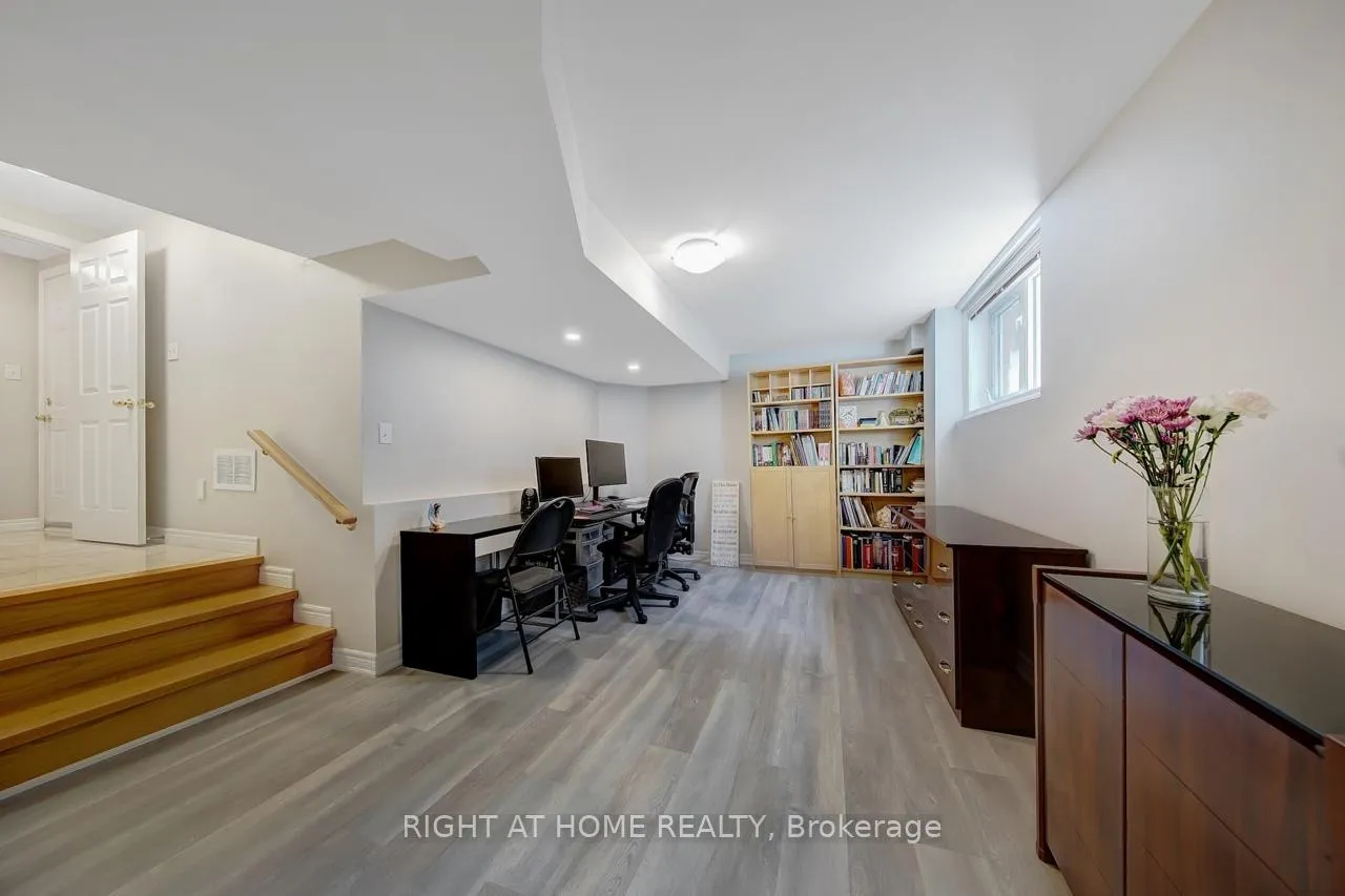 Photo 28 of 23 Michael Way, Markham, Buttonville — HOMEH