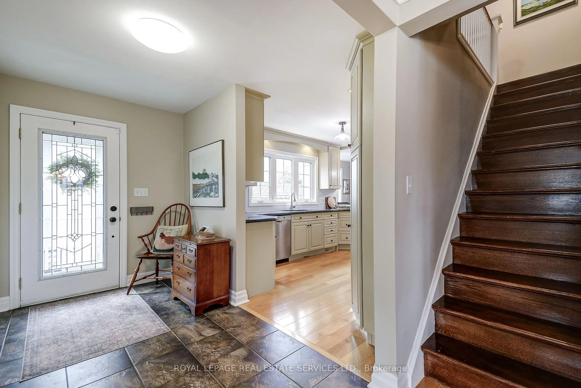 Photo 11 of 58 South Drive, St. Catharines, Old Glenridge — HOMEH