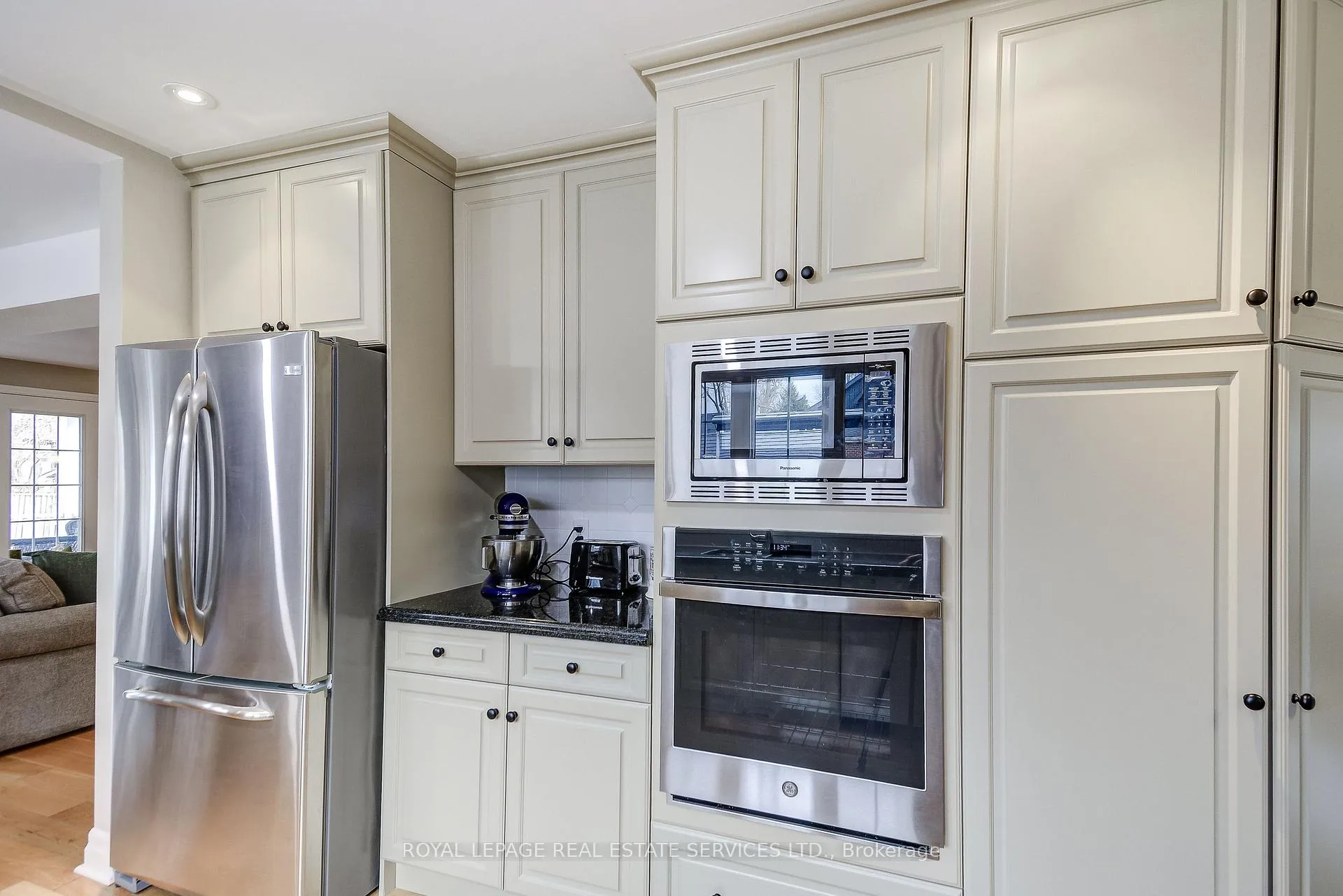 Photo 15 of 58 South Drive, St. Catharines, Old Glenridge — HOMEH
