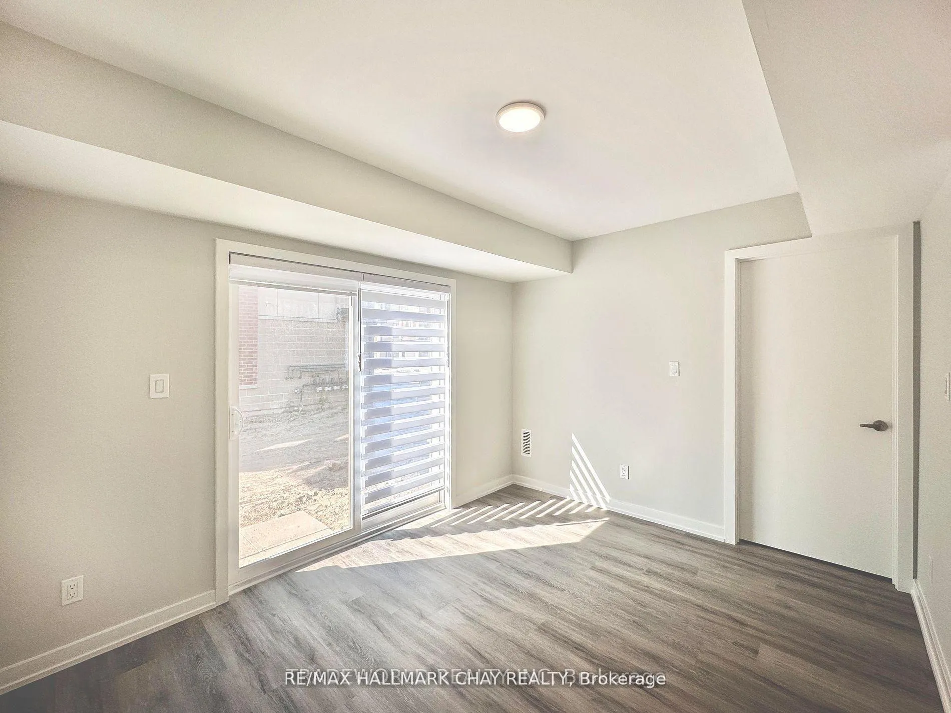 Photo 5 of 69 Winters Crescent, Collingwood — HOMEH
