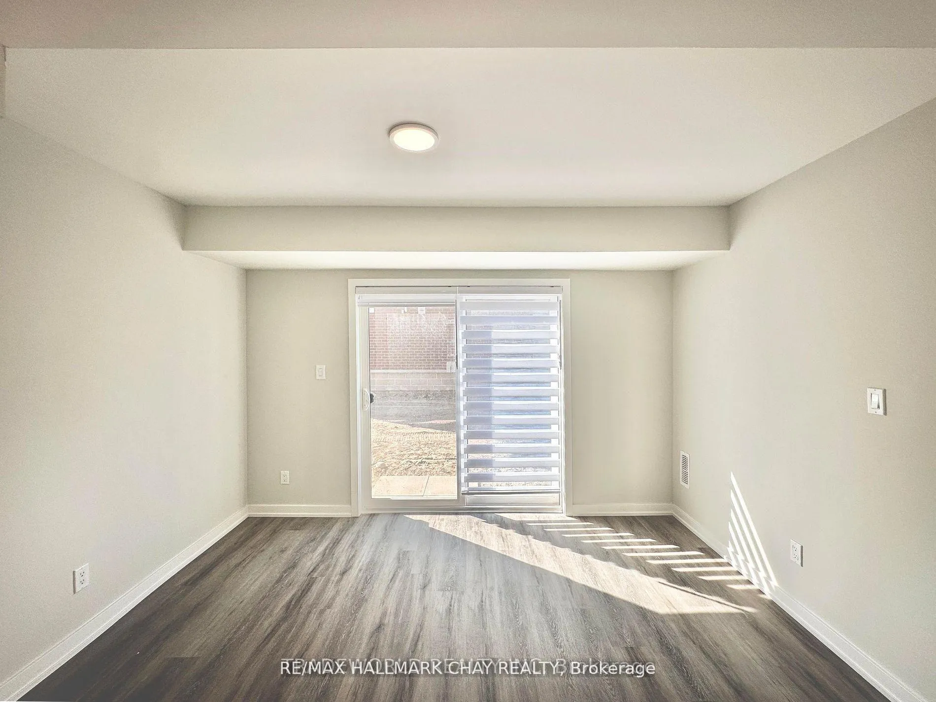 Photo 6 of 69 Winters Crescent, Collingwood — HOMEH