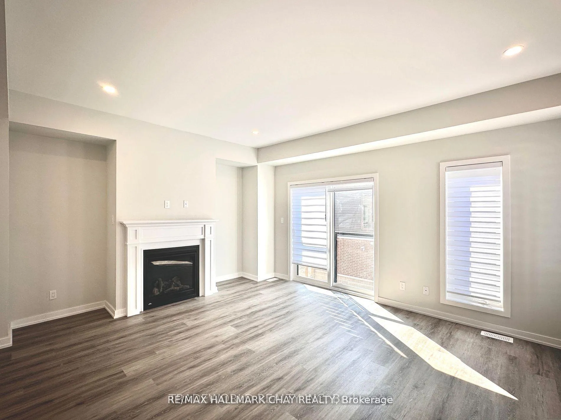 Photo 8 of 69 Winters Crescent, Collingwood — HOMEH