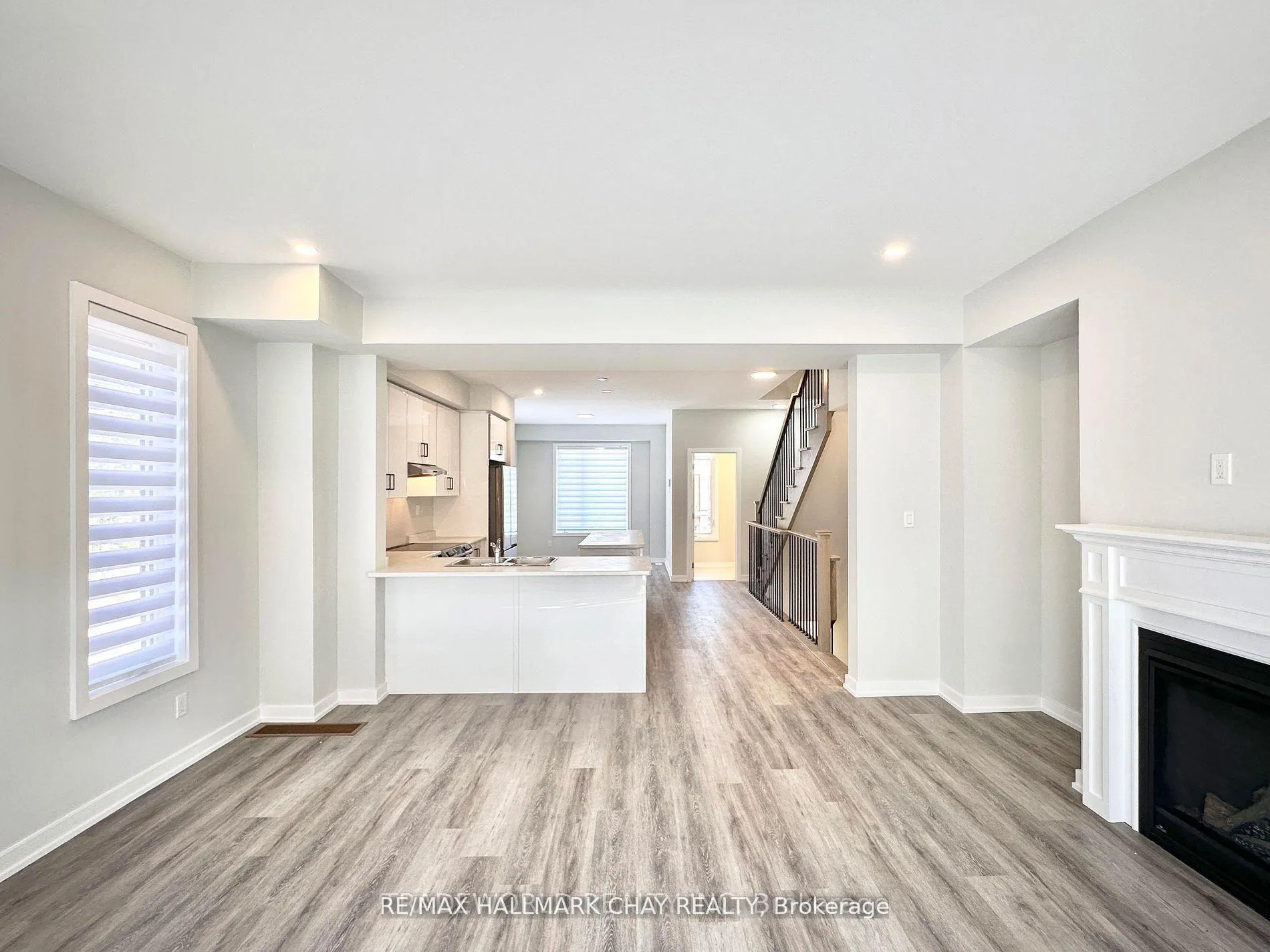 Photo 10 of 69 Winters Crescent, Collingwood — HOMEH