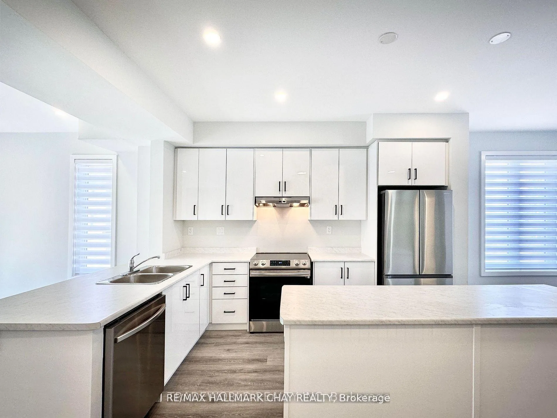 Photo 12 of 69 Winters Crescent, Collingwood — HOMEH