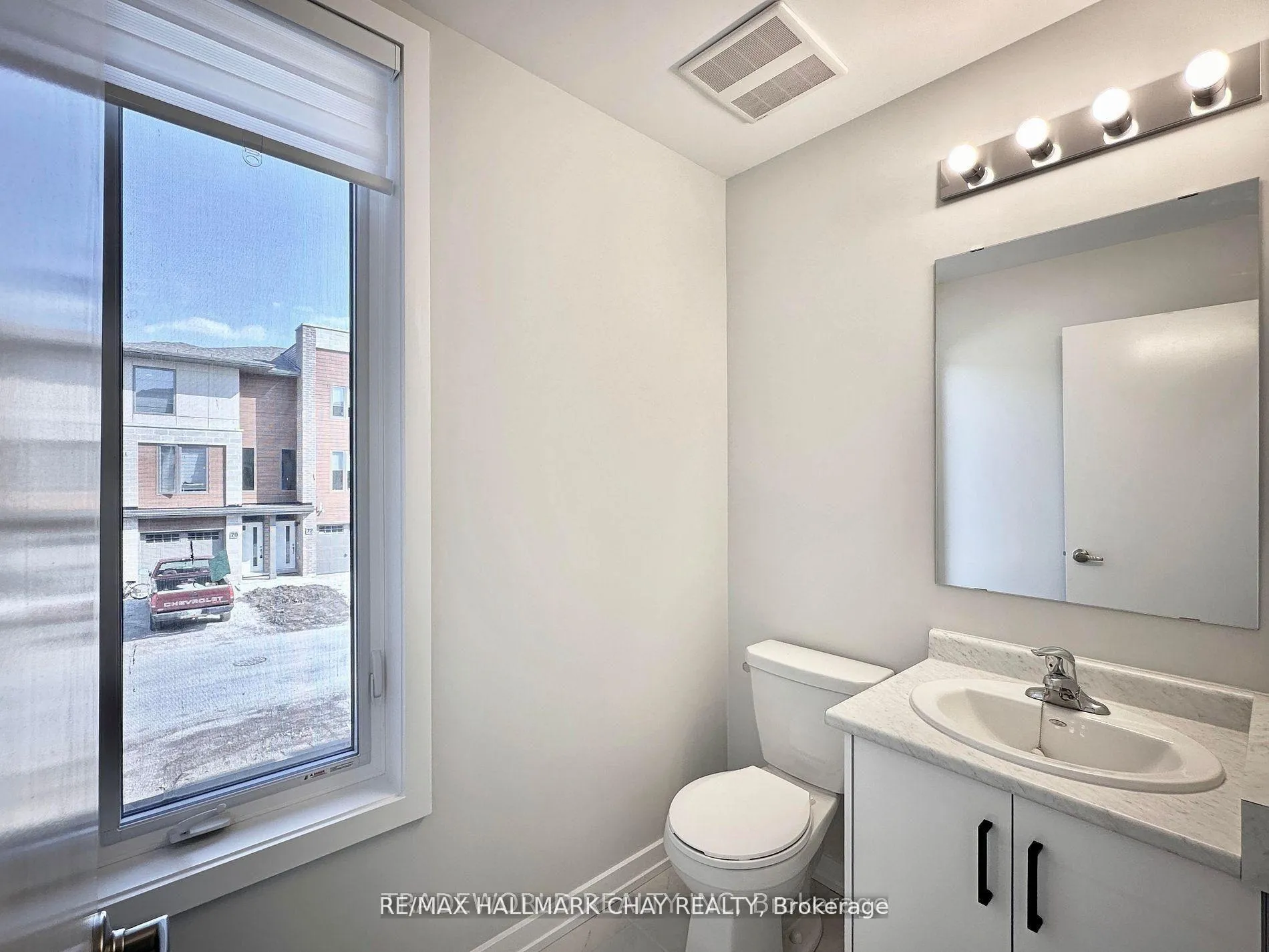 Photo 16 of 69 Winters Crescent, Collingwood — HOMEH