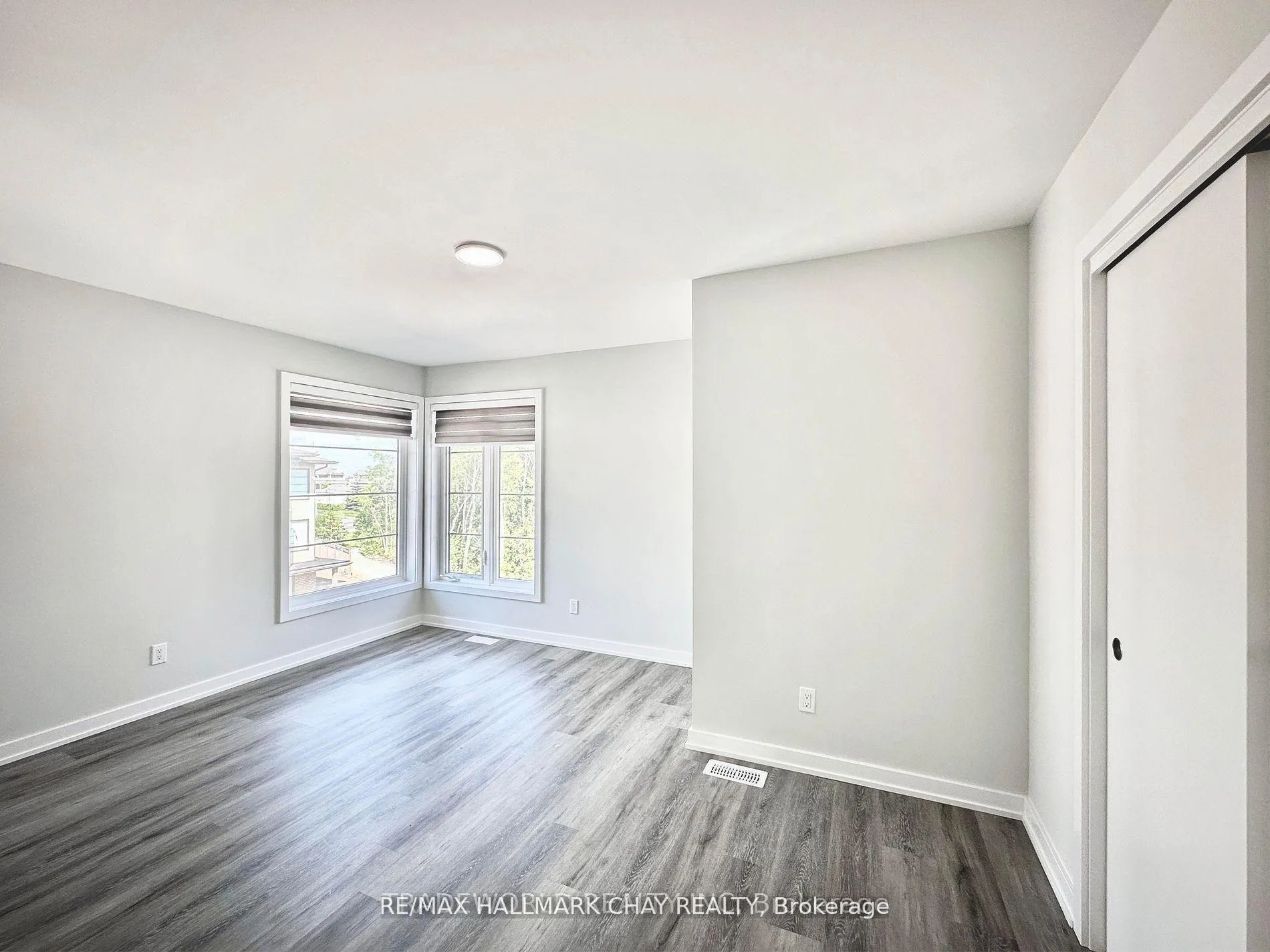 Photo 17 of 69 Winters Crescent, Collingwood — HOMEH