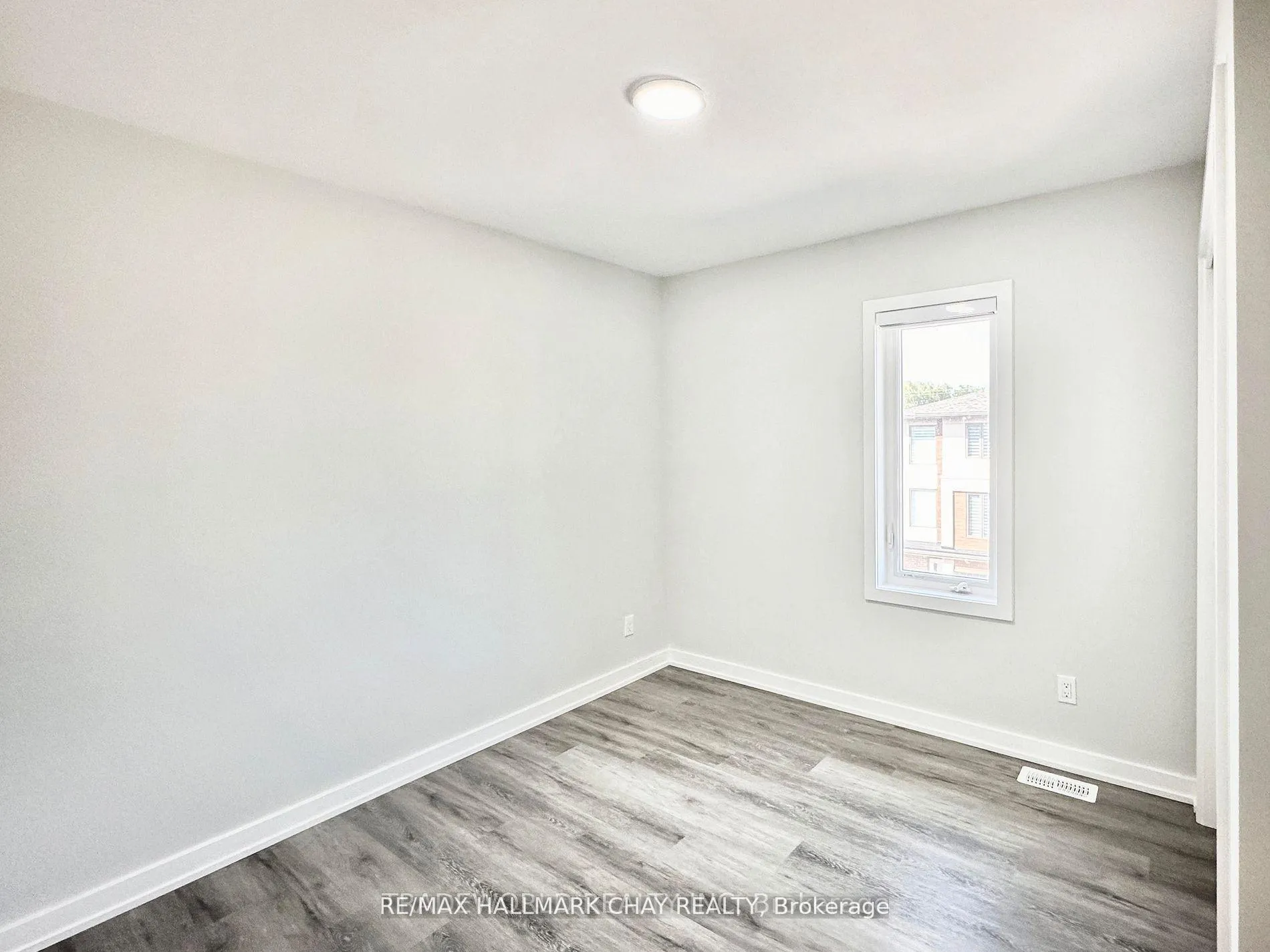 Photo 20 of 69 Winters Crescent, Collingwood — HOMEH