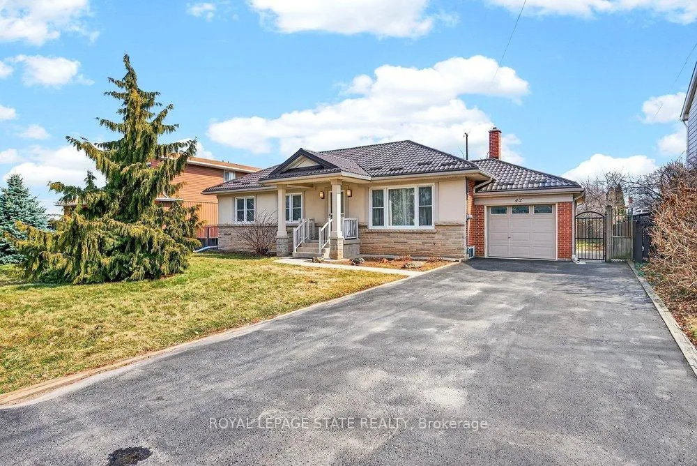 Photo 1 of 42 Evergreen Avenue, Hamilton, Stoney Creek — HOMEH