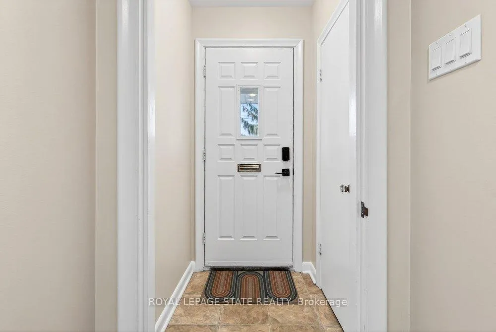 Photo 3 of 42 Evergreen Avenue, Hamilton, Stoney Creek — HOMEH