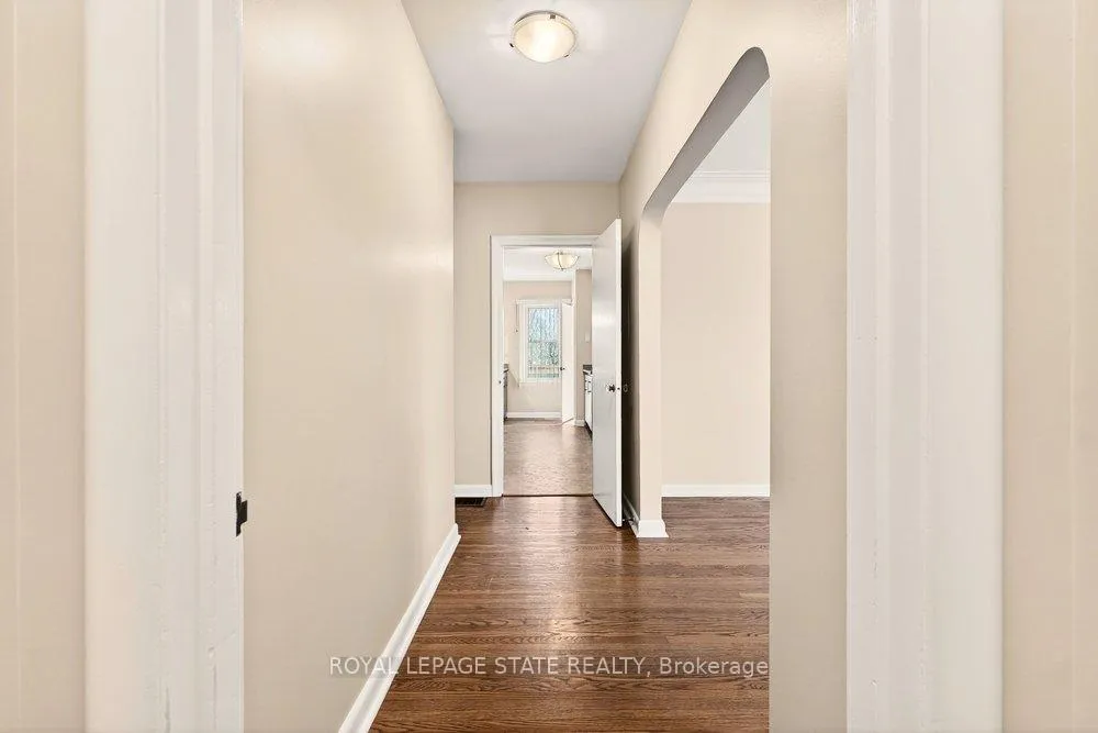 Photo 4 of 42 Evergreen Avenue, Hamilton, Stoney Creek — HOMEH