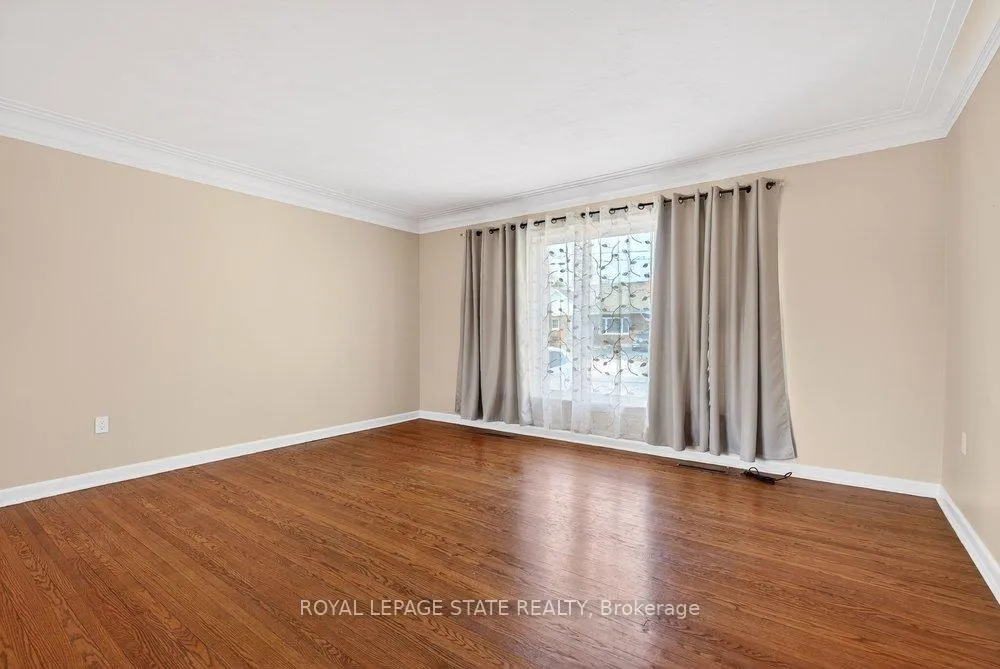 Photo 5 of 42 Evergreen Avenue, Hamilton, Stoney Creek — HOMEH