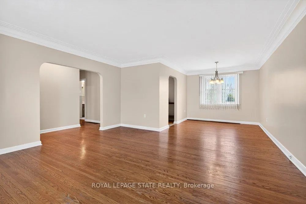 Photo 8 of 42 Evergreen Avenue, Hamilton, Stoney Creek — HOMEH