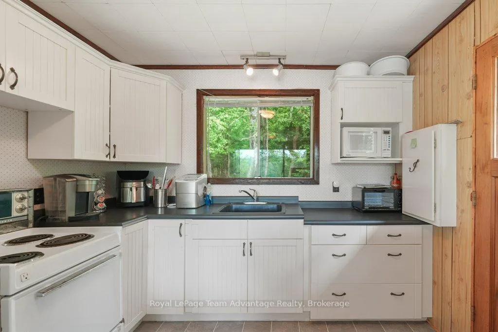 Photo 17 of 32 Island 65c, Carling — HOMEH