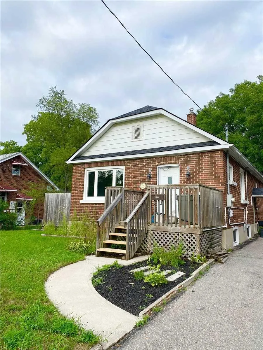 Front of Unit Basement, 125 Innisfil Street