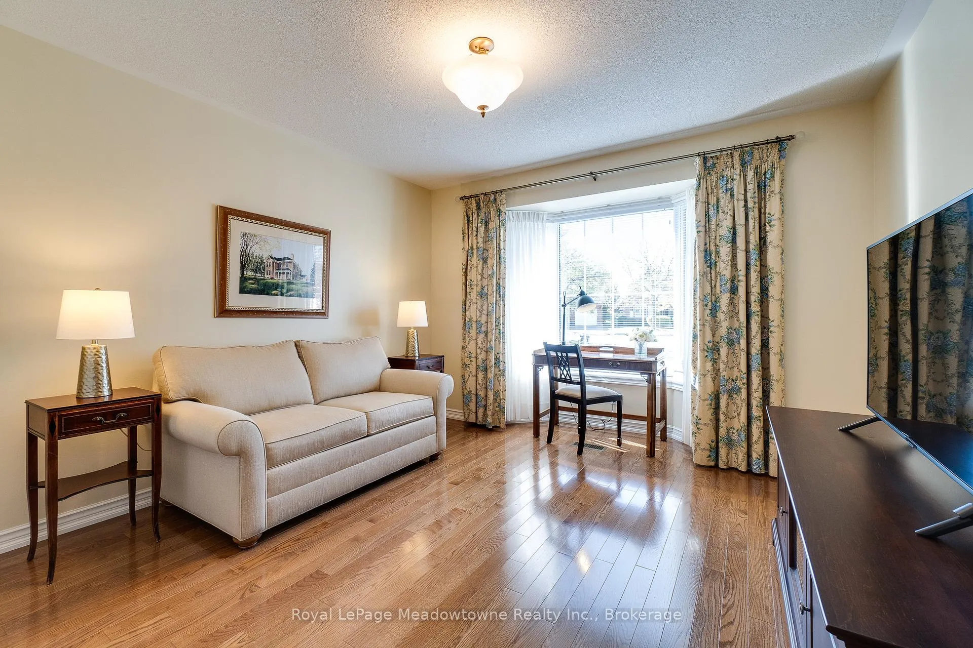 Photo 5 of 20 Arbordale Walk, Guelph, Village By The Arboretum — HOMEH