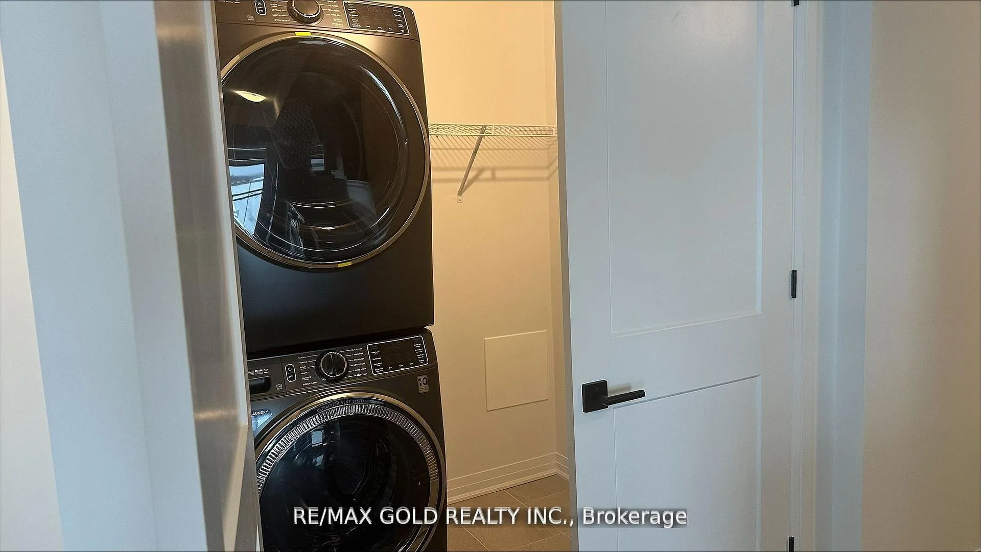 Photo 33 of Unit 423, 490 Gordon Krantz Avenue, Milton, Walker — HOMEH