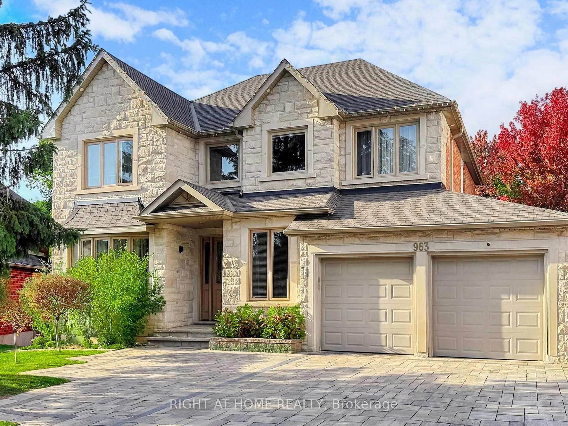 Photo of 963 Northern Prospect Crescent