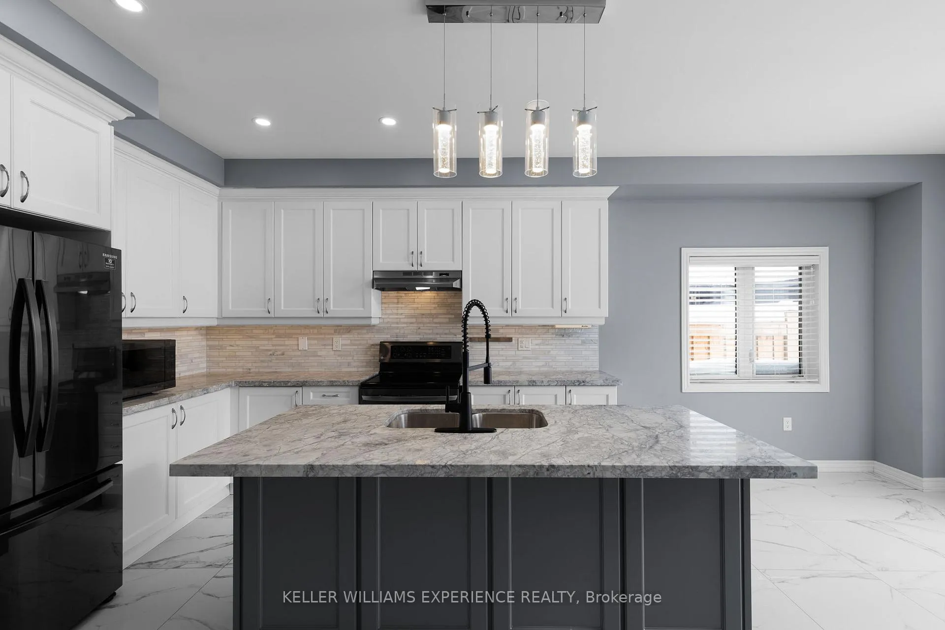 Photo 2 of 1464 Farrow Crescent, Innisfil, Alcona — HOMEH