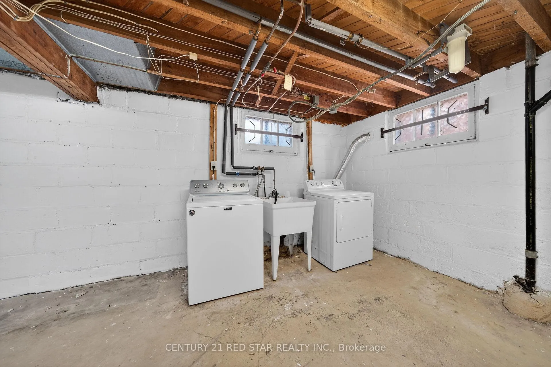Photo 28 of 210 Huxley Avenue S, Hamilton, Delta — HOMEH