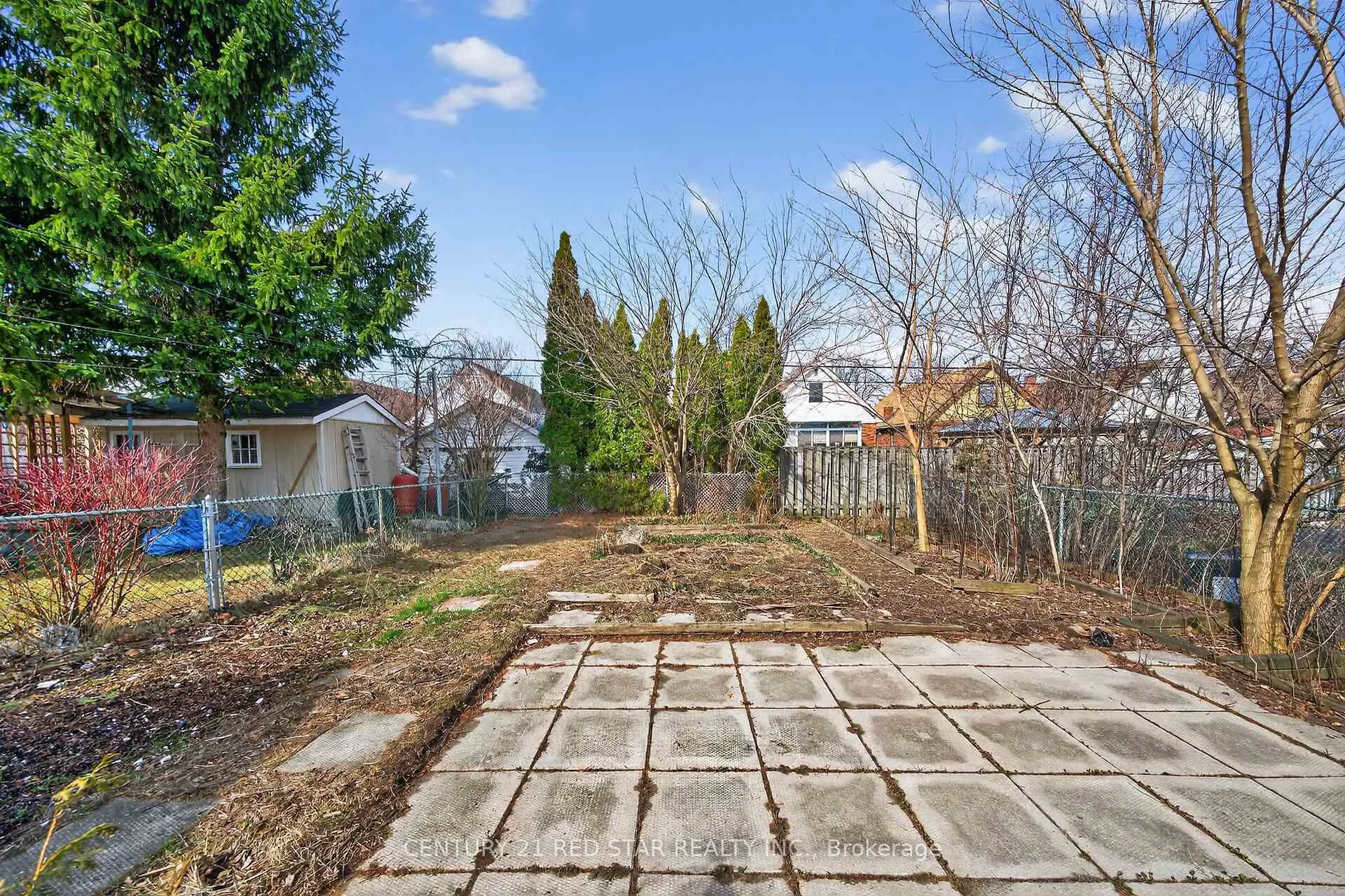 Photo 30 of 210 Huxley Avenue S, Hamilton, Delta — HOMEH