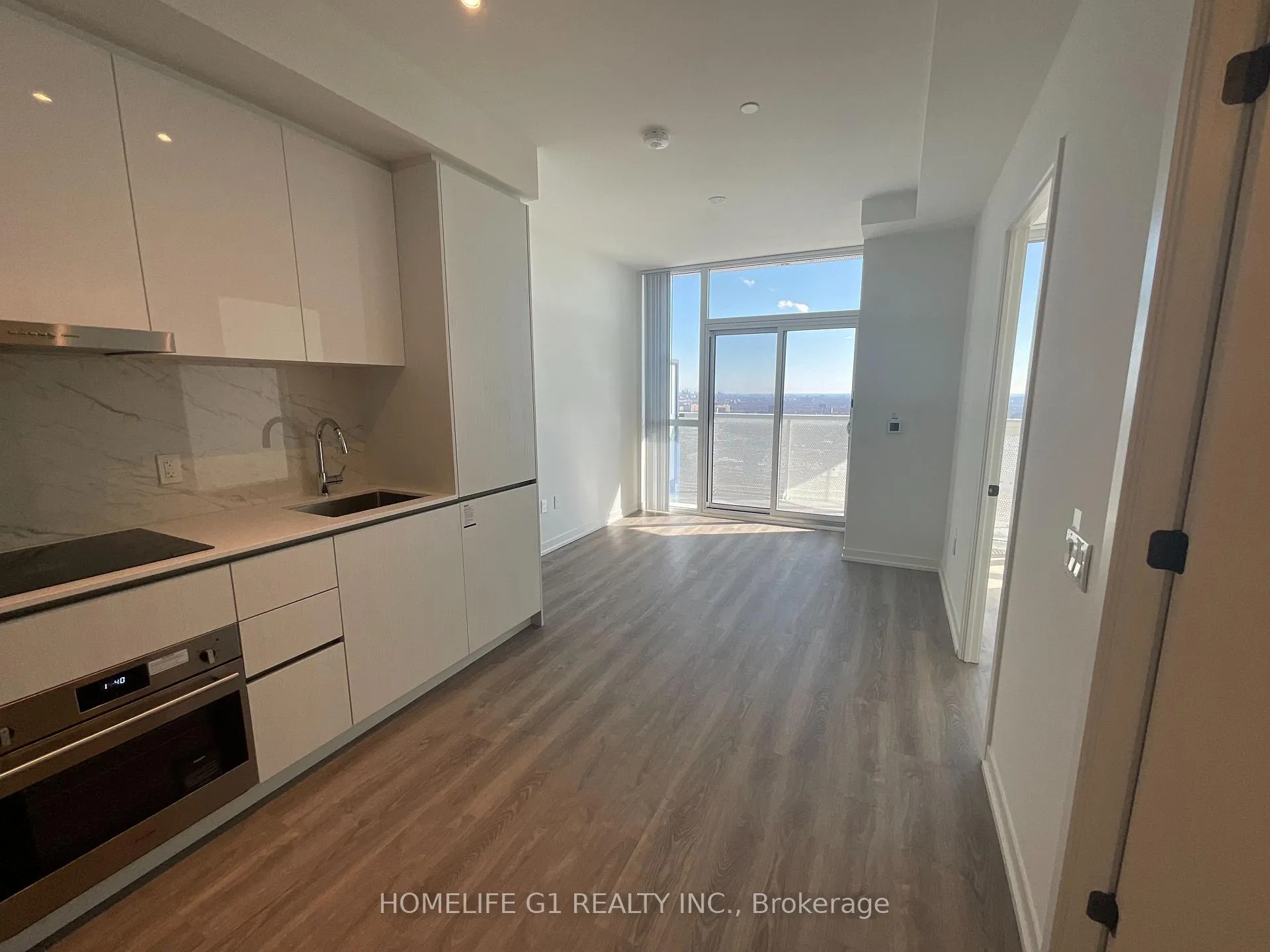 Photo 6 of Unit 6011, 8 Interchange Way, Vaughan, Vaughan Corporate Centre — HOMEH