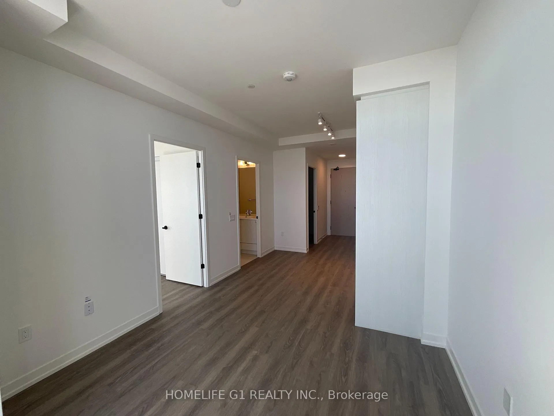 Photo 7 of Unit 6011, 8 Interchange Way, Vaughan, Vaughan Corporate Centre — HOMEH