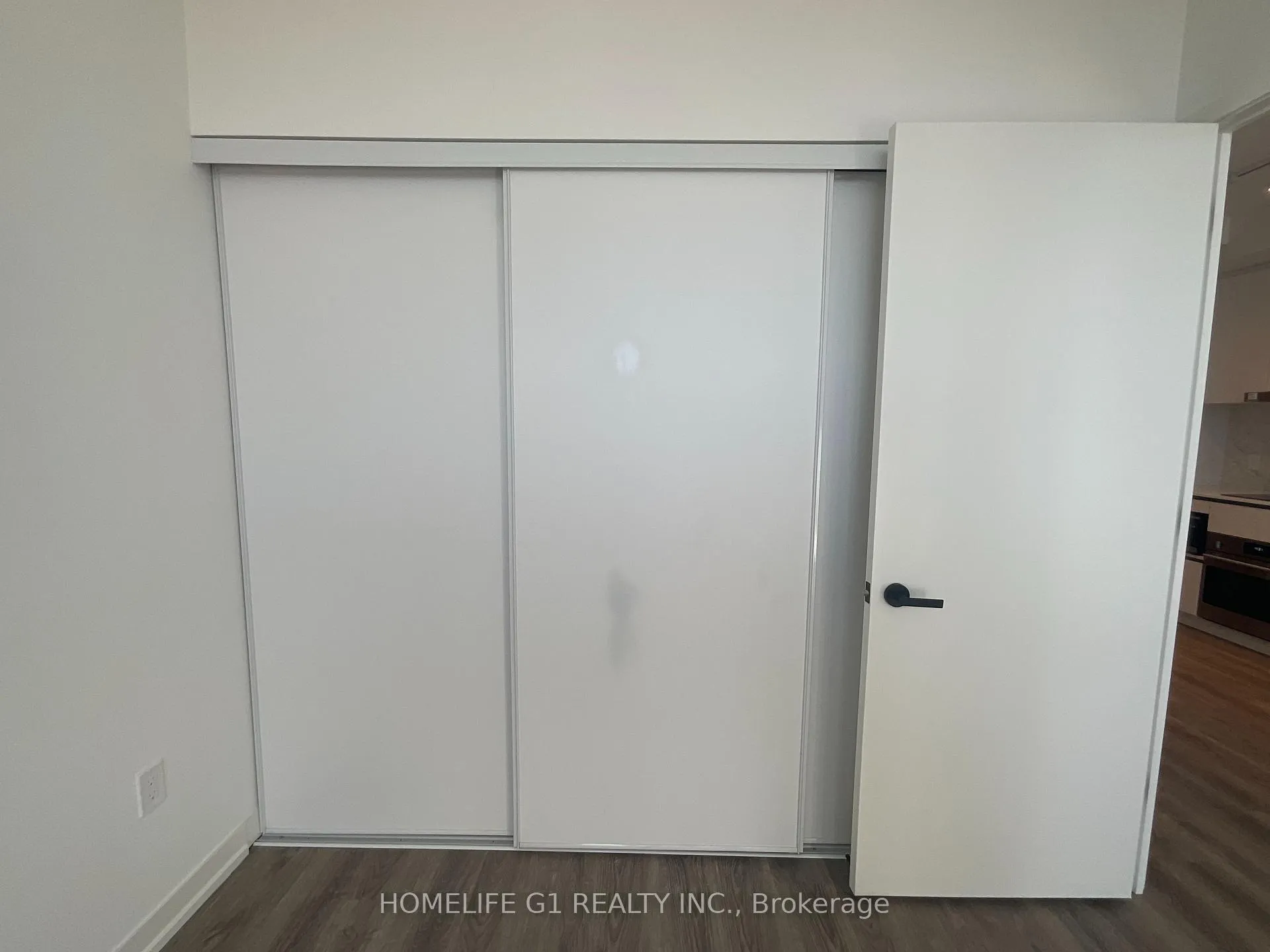 Photo 10 of Unit 6011, 8 Interchange Way, Vaughan, Vaughan Corporate Centre — HOMEH