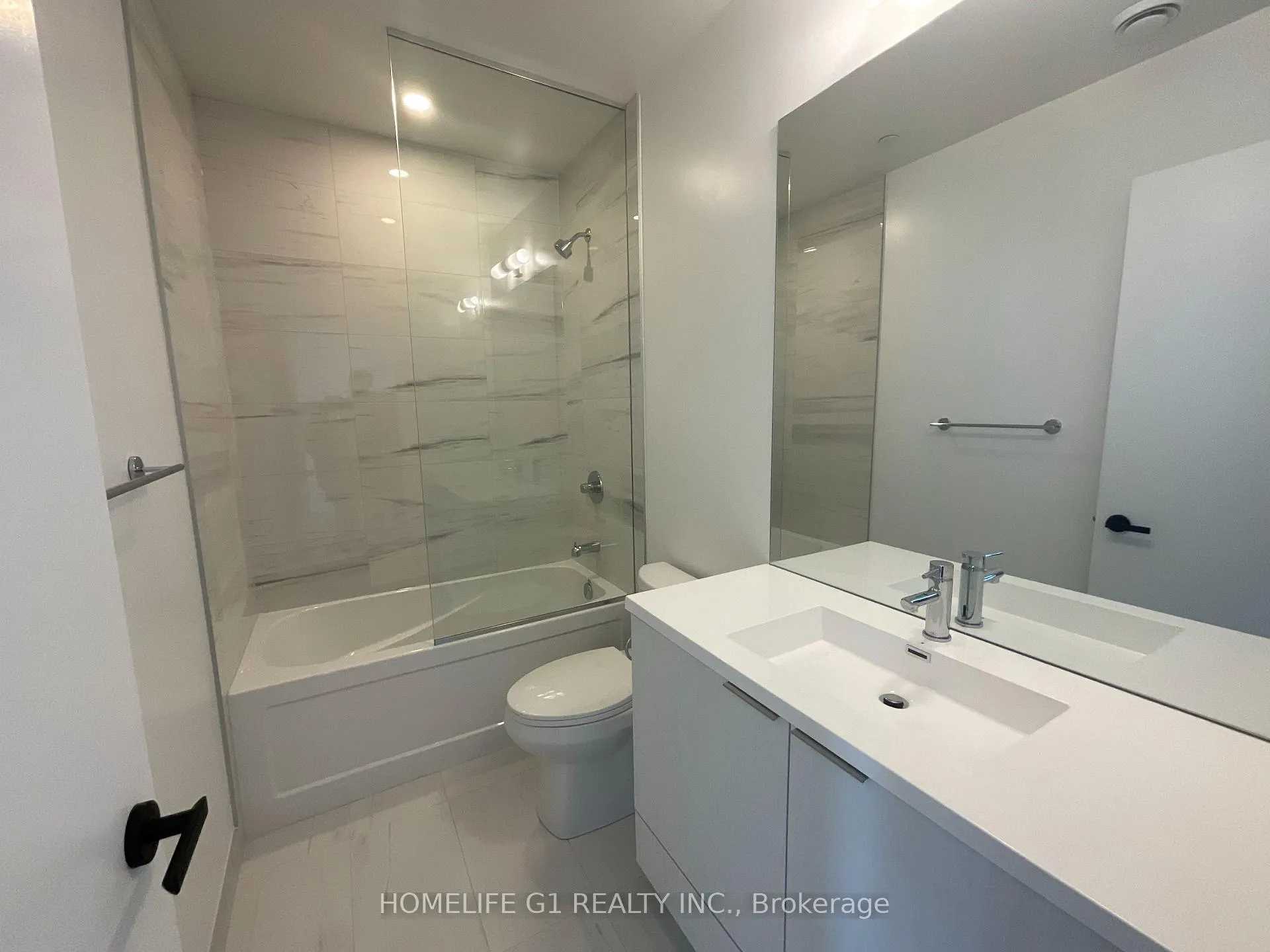 Photo 12 of Unit 6011, 8 Interchange Way, Vaughan, Vaughan Corporate Centre — HOMEH