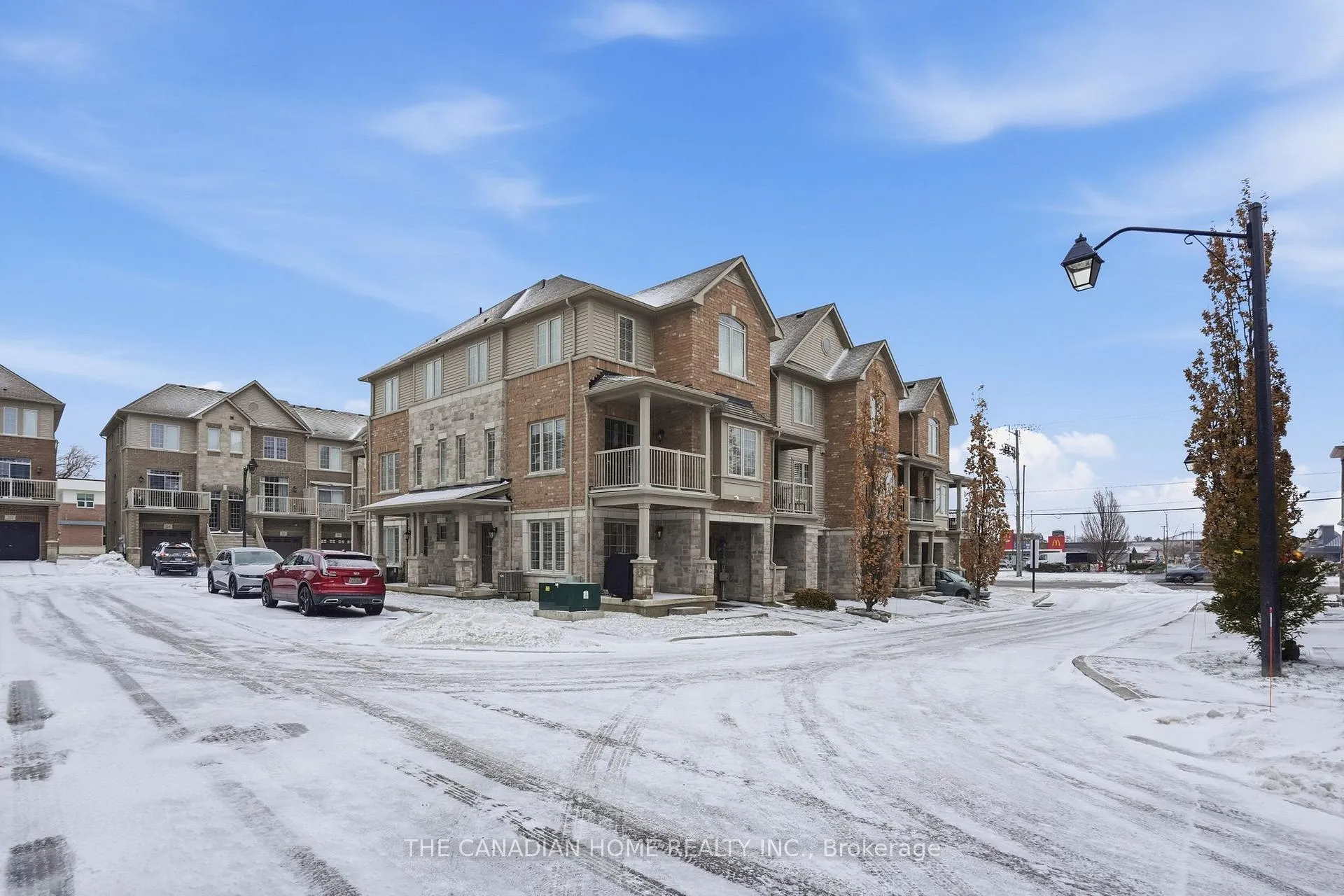 Photo 2 of Unit 33, 257 Parkside Drive, Hamilton, Waterdown — HOMEH