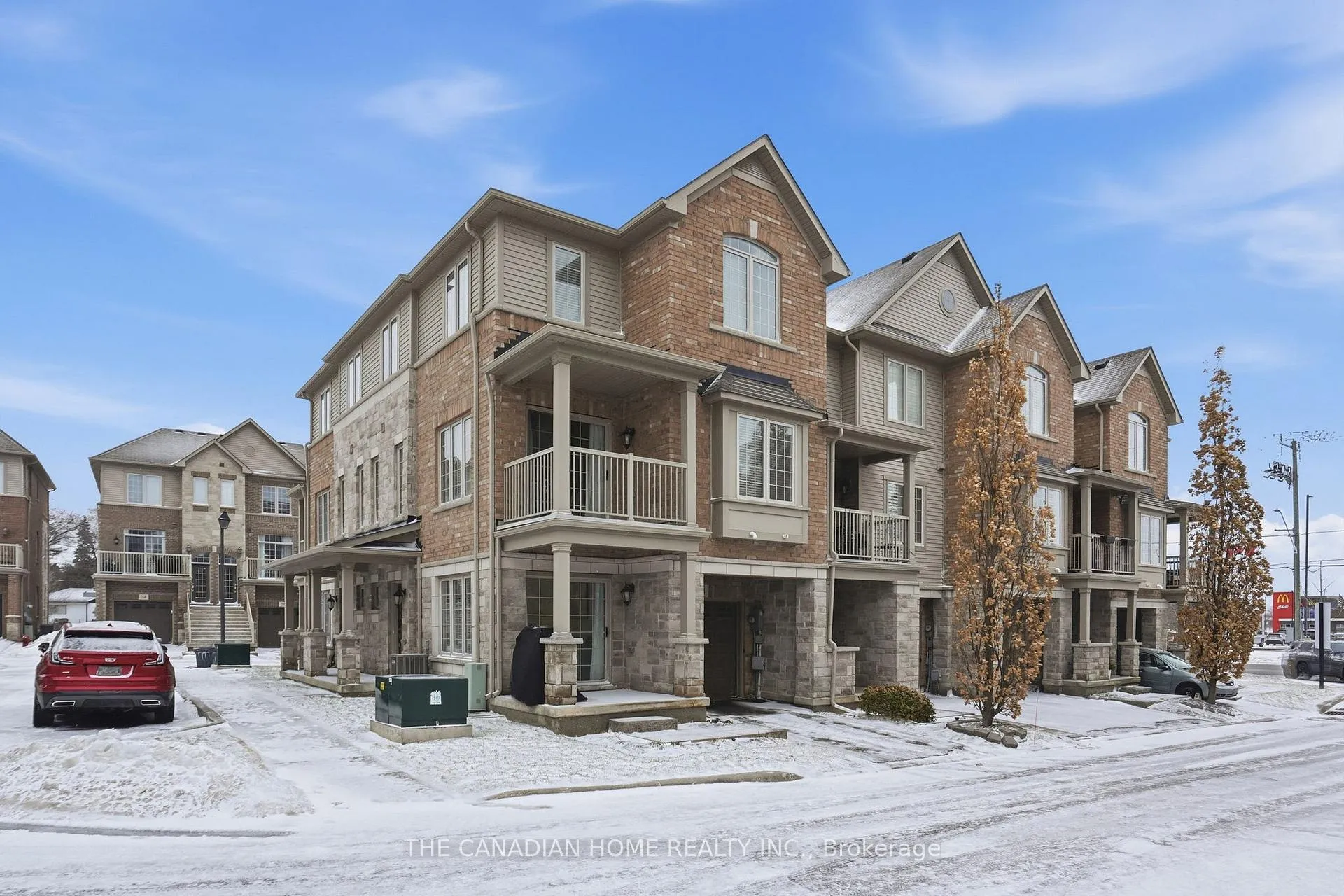 Photo 3 of Unit 33, 257 Parkside Drive, Hamilton, Waterdown — HOMEH