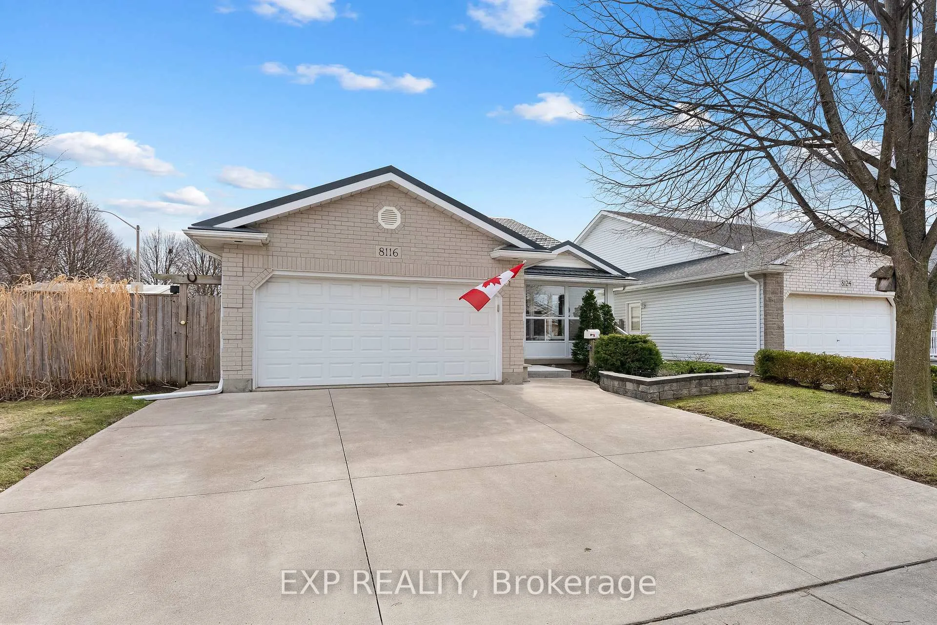 Photo 3 of 8116 Woodsview Crescent, Niagara Falls, Ascot — HOMEH