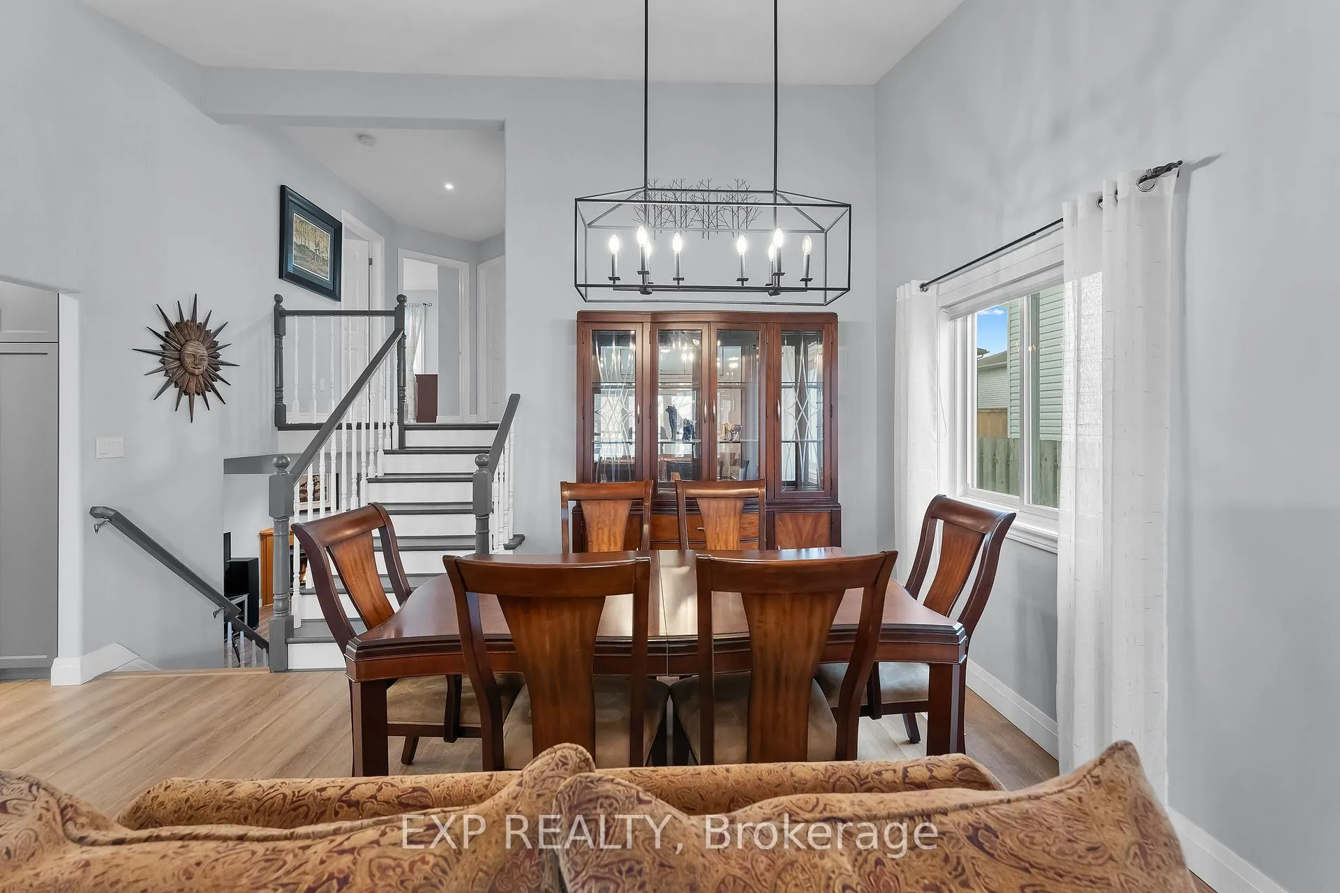 Photo 11 of 8116 Woodsview Crescent, Niagara Falls, Ascot — HOMEH