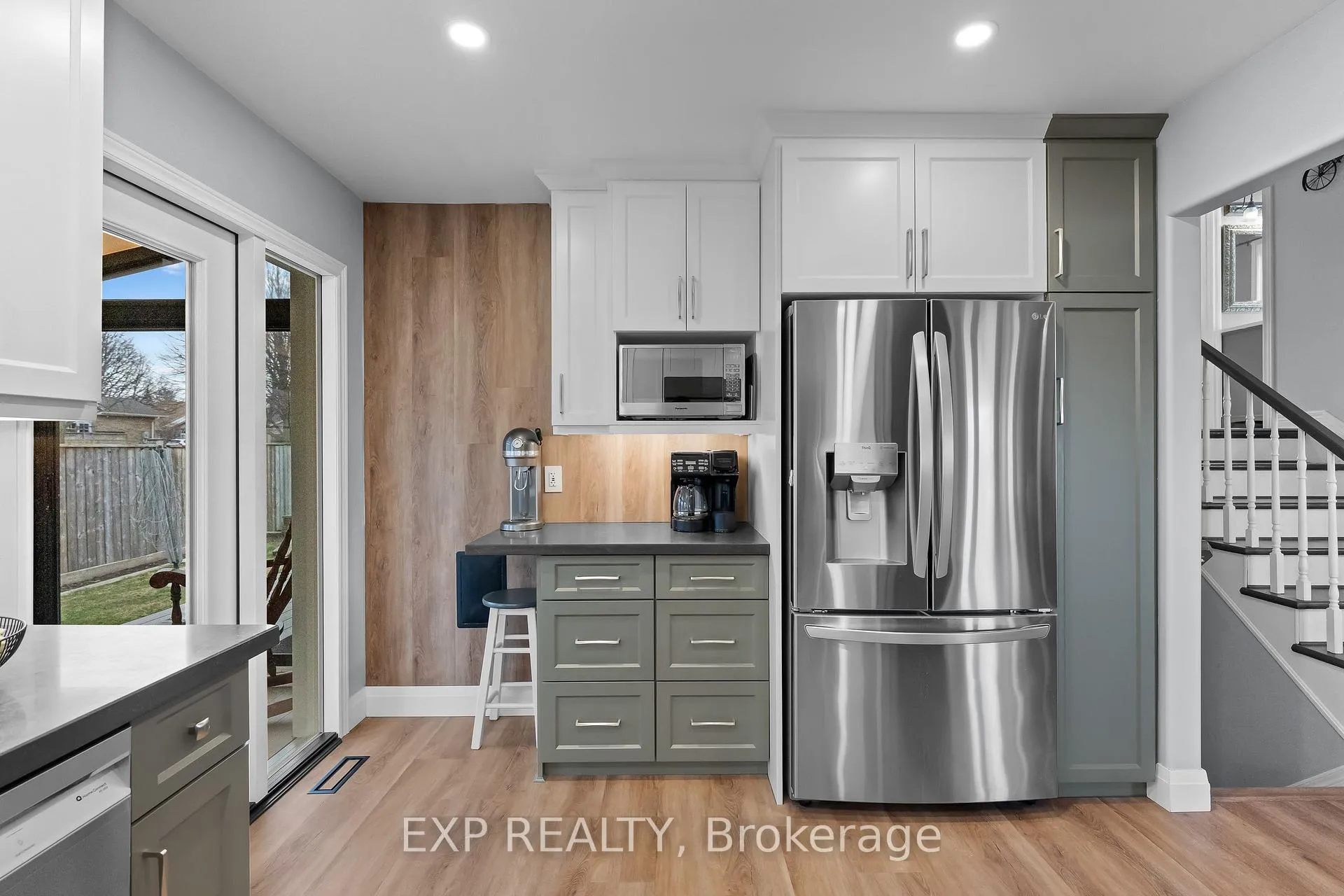 Photo 15 of 8116 Woodsview Crescent, Niagara Falls, Ascot — HOMEH