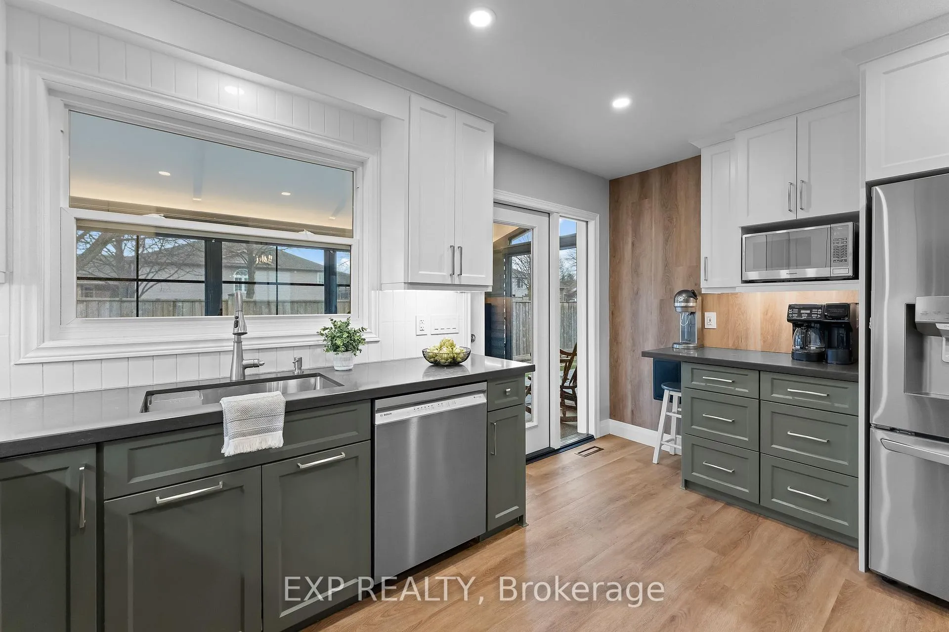 Photo 16 of 8116 Woodsview Crescent, Niagara Falls, Ascot — HOMEH