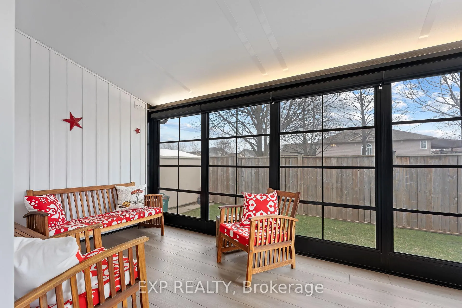 Photo 18 of 8116 Woodsview Crescent, Niagara Falls, Ascot — HOMEH