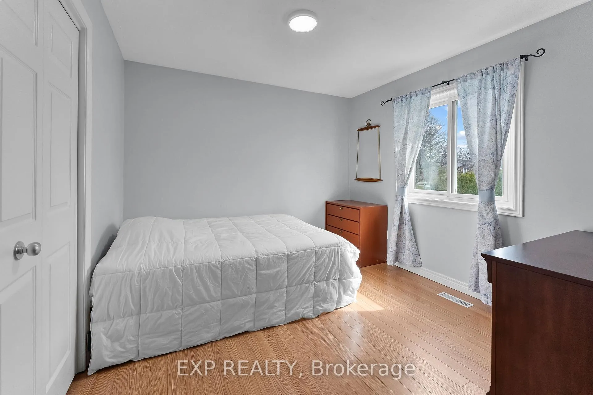 Photo 25 of 8116 Woodsview Crescent, Niagara Falls, Ascot — HOMEH