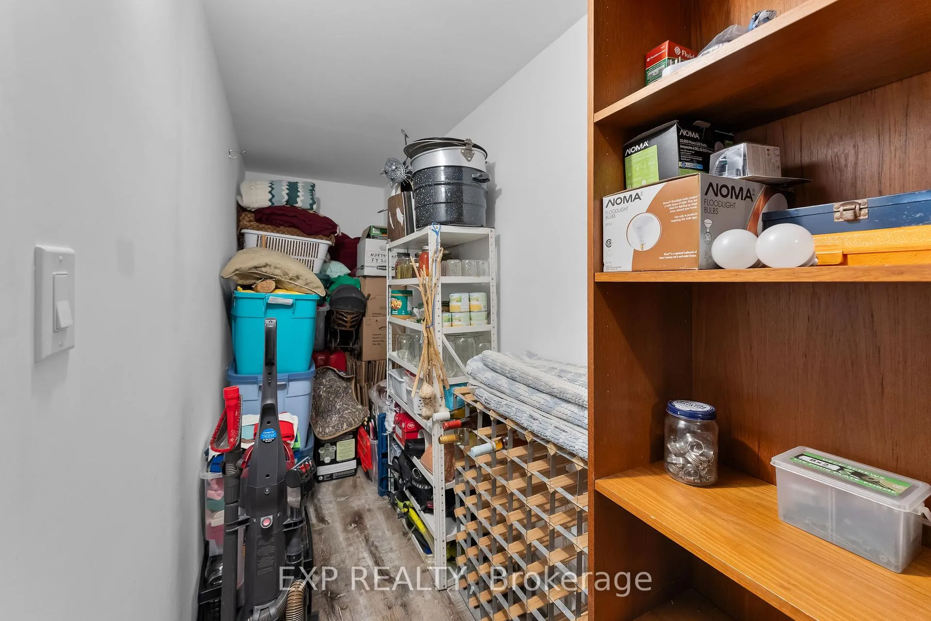 Photo 36 of 8116 Woodsview Crescent, Niagara Falls, Ascot — HOMEH