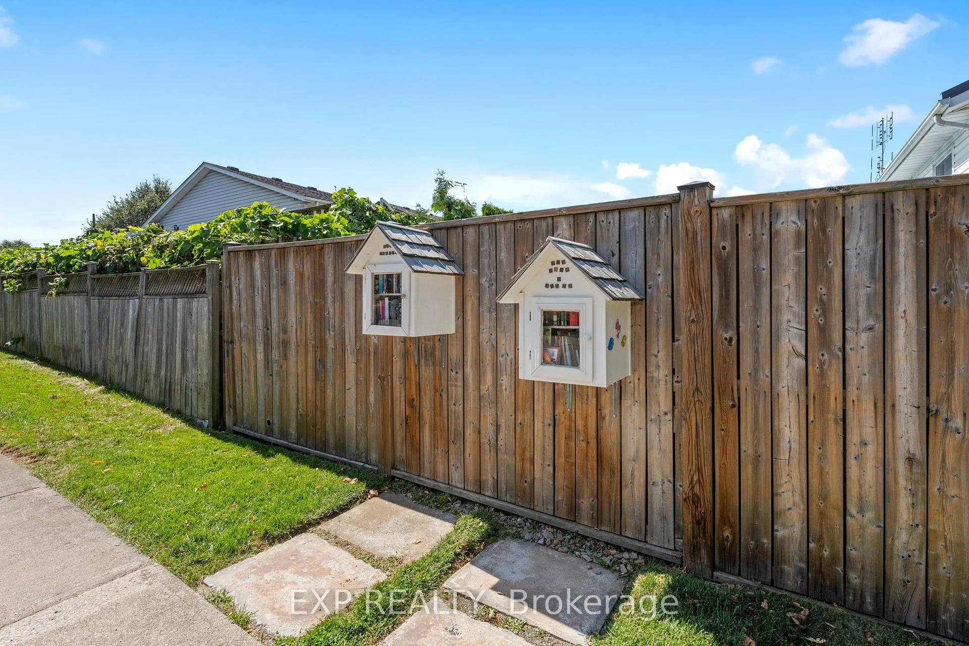 Photo 43 of 8116 Woodsview Crescent, Niagara Falls, Ascot — HOMEH