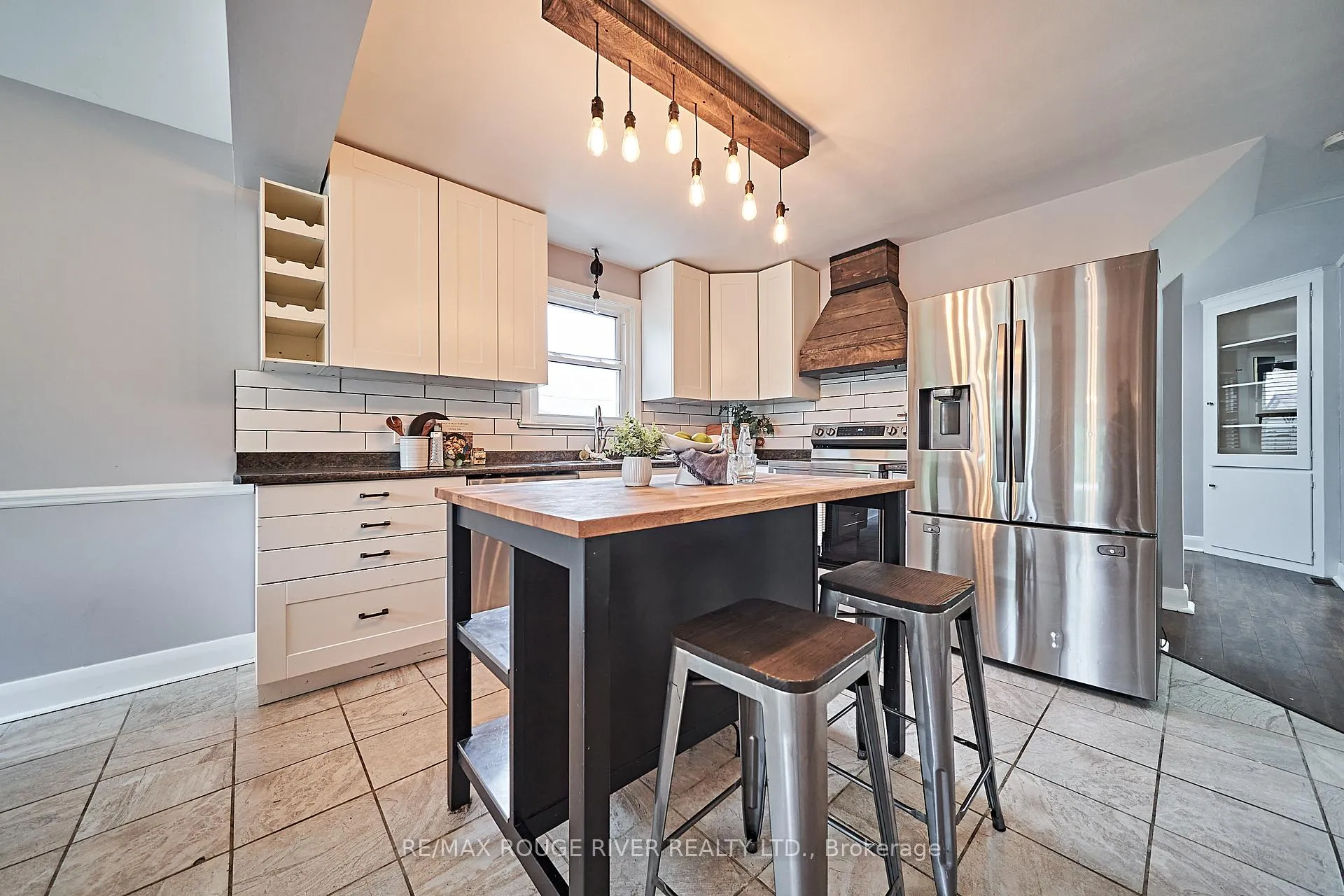 Photo 16 of 1073 King Street E, Oshawa, Donevan — HOMEH