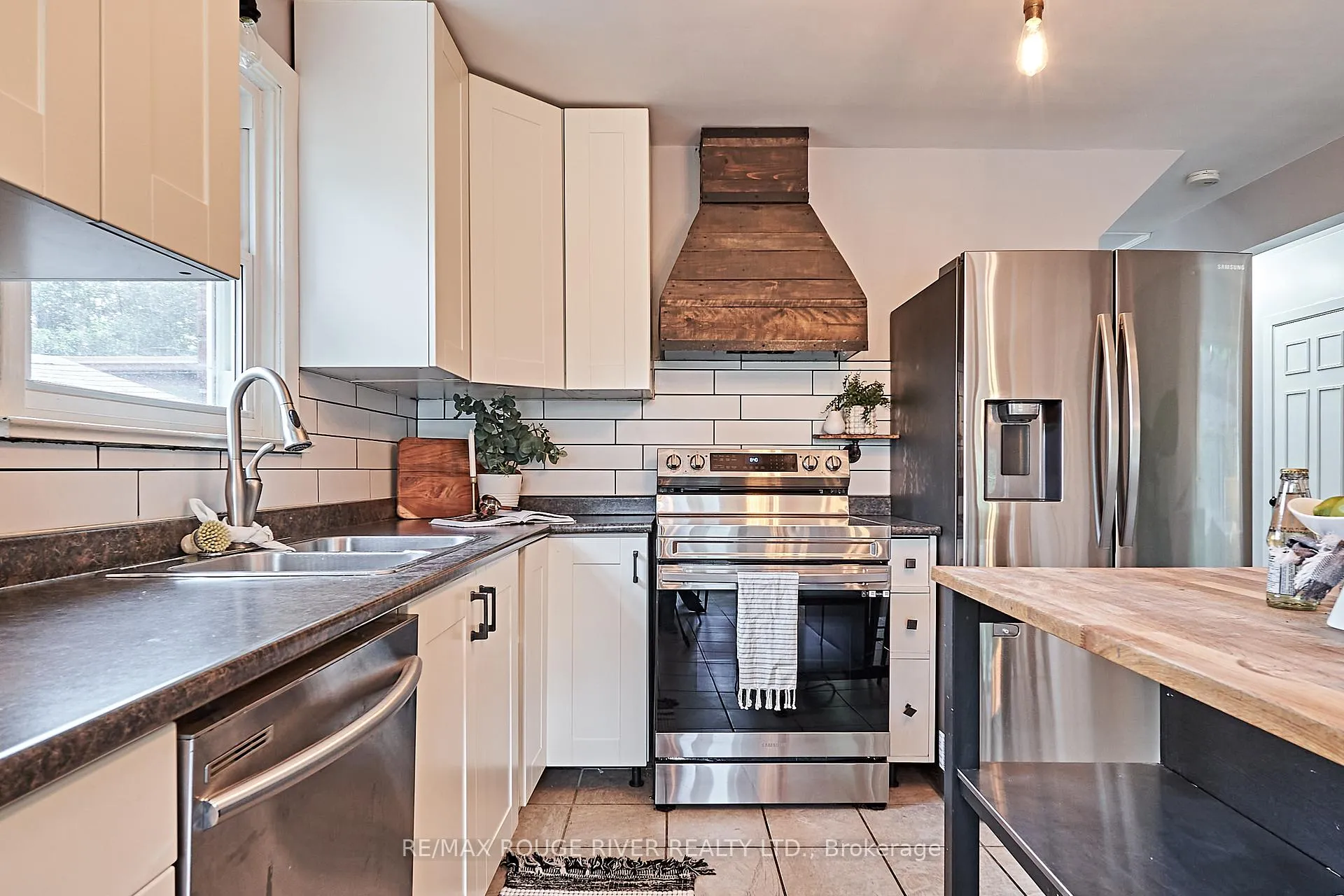 Photo 19 of 1073 King Street E, Oshawa, Donevan — HOMEH