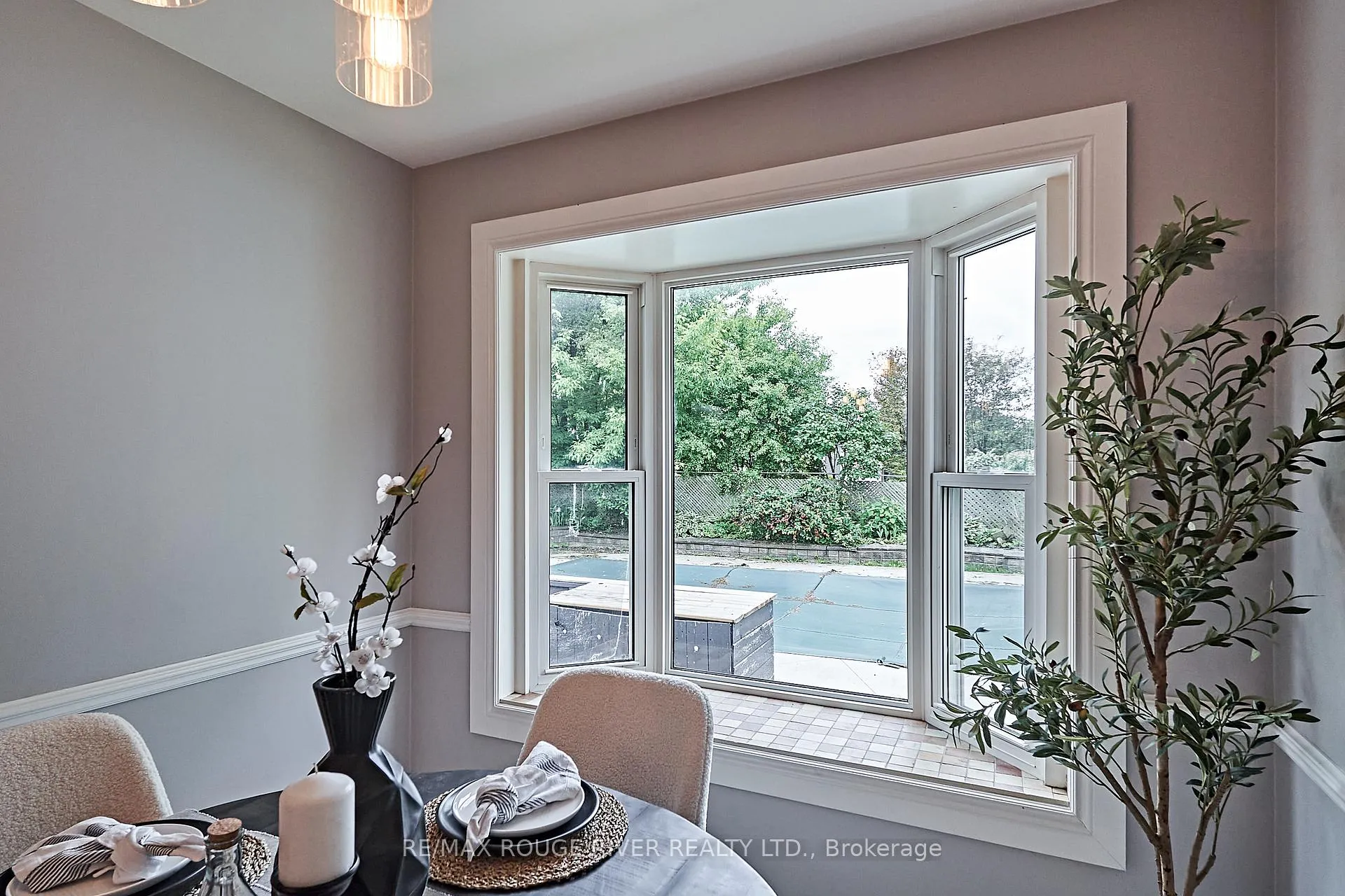 Photo 22 of 1073 King Street E, Oshawa, Donevan — HOMEH