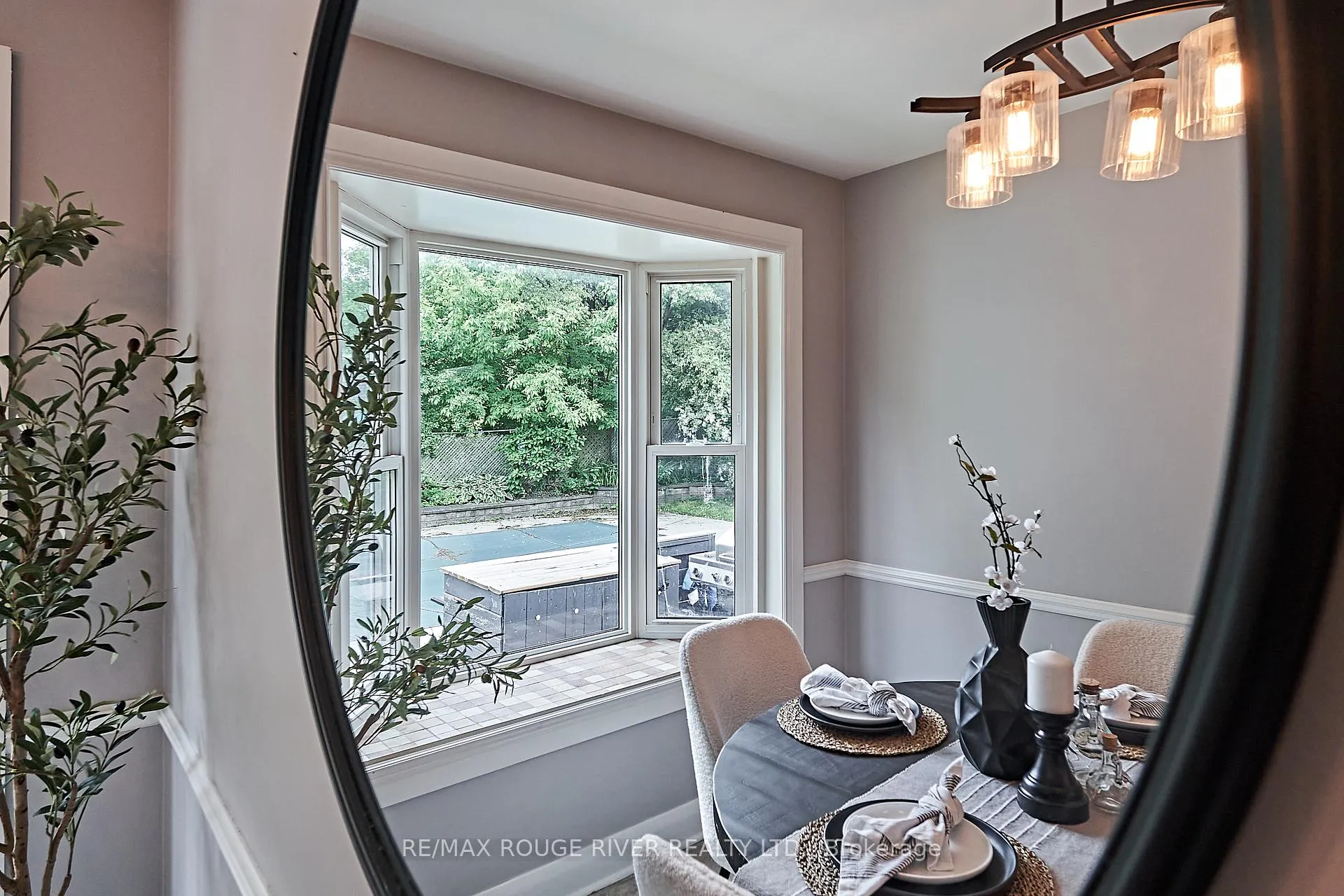 Photo 23 of 1073 King Street E, Oshawa, Donevan — HOMEH