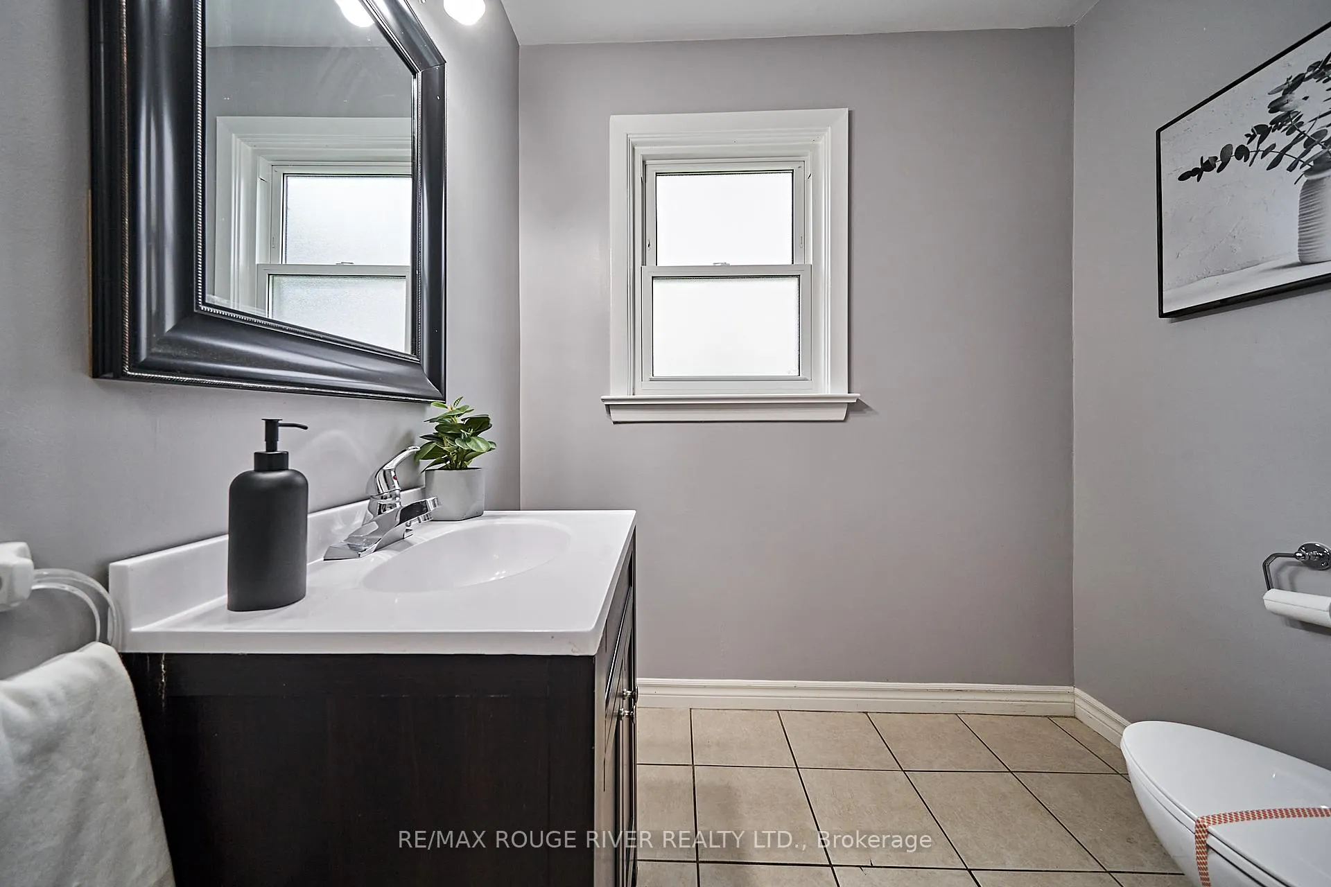 Photo 26 of 1073 King Street E, Oshawa, Donevan — HOMEH