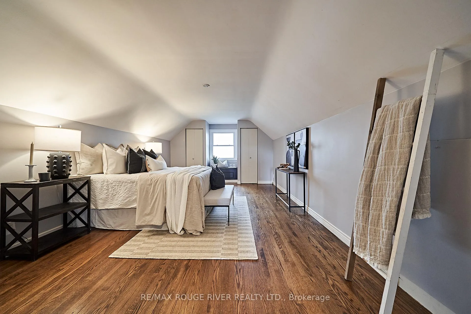 Photo 31 of 1073 King Street E, Oshawa, Donevan — HOMEH