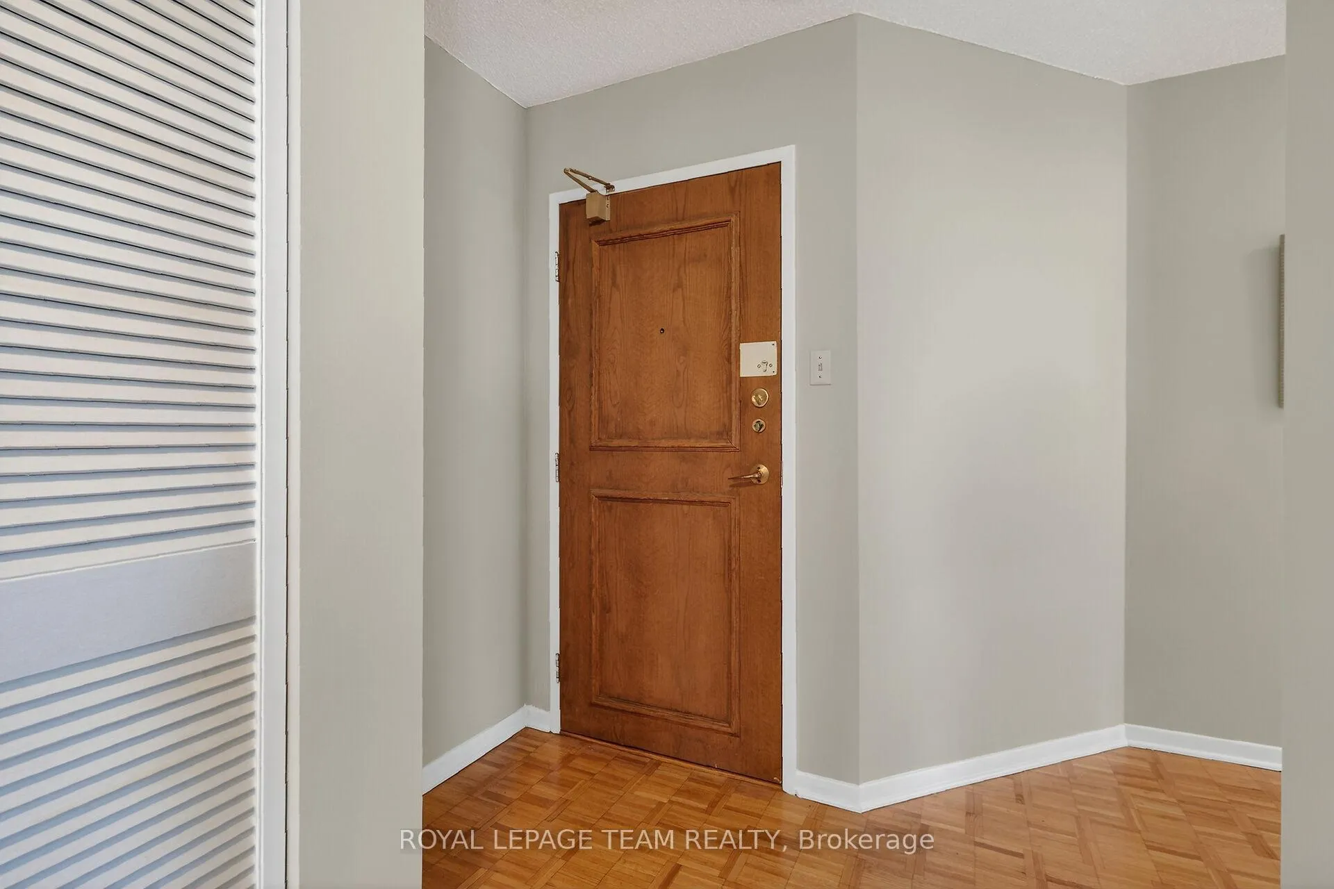 Photo 5 of Unit 601, 40 Arthur Street, Ottawa, West Centre Town — HOMEH