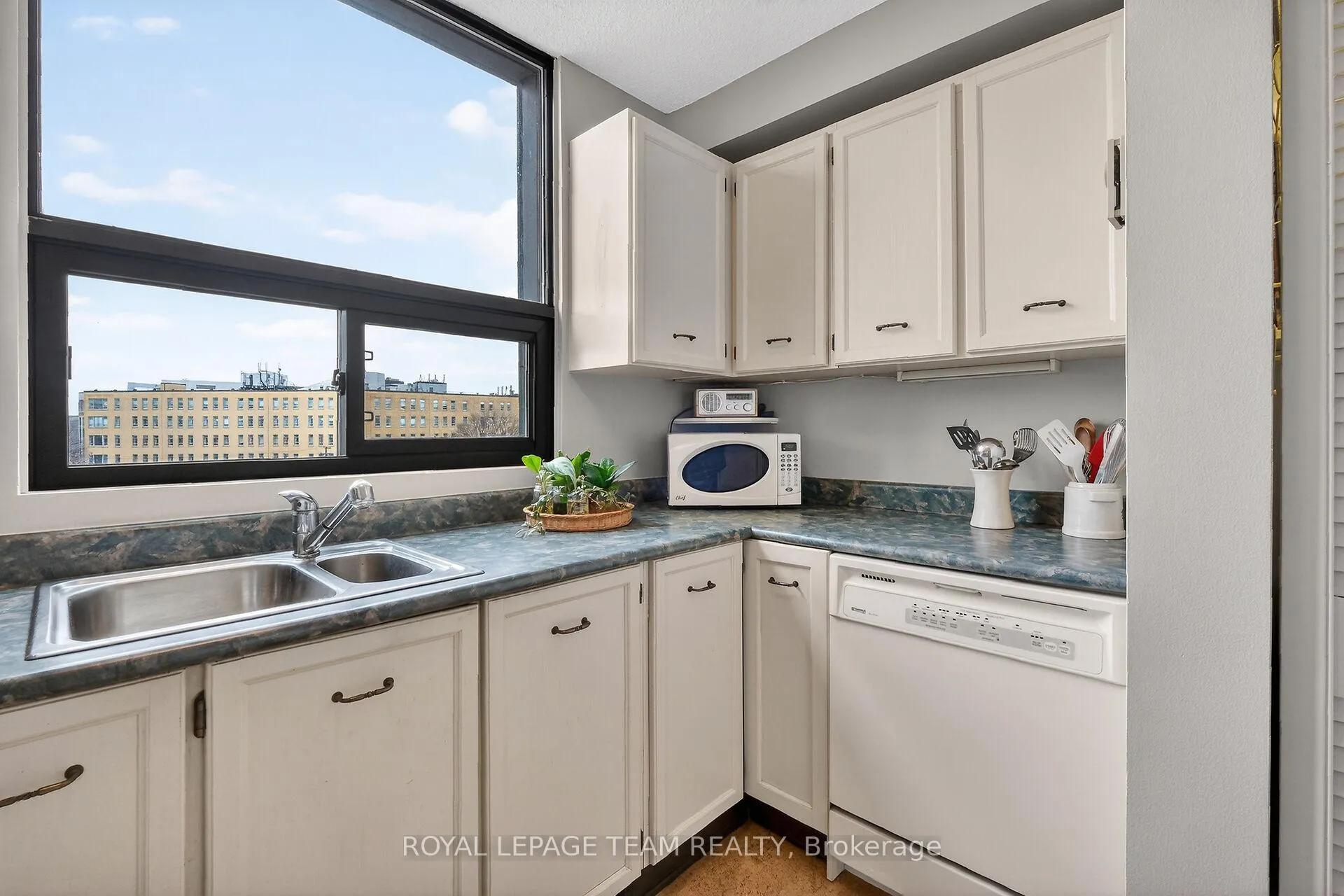 Photo 19 of Unit 601, 40 Arthur Street, Ottawa, West Centre Town — HOMEH