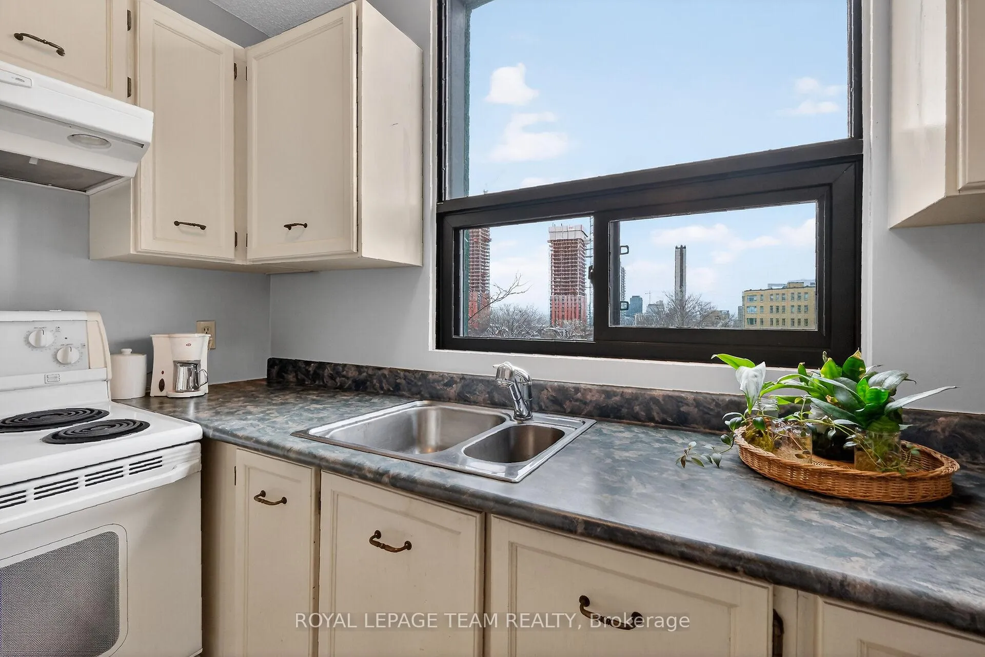 Photo 21 of Unit 601, 40 Arthur Street, Ottawa, West Centre Town — HOMEH
