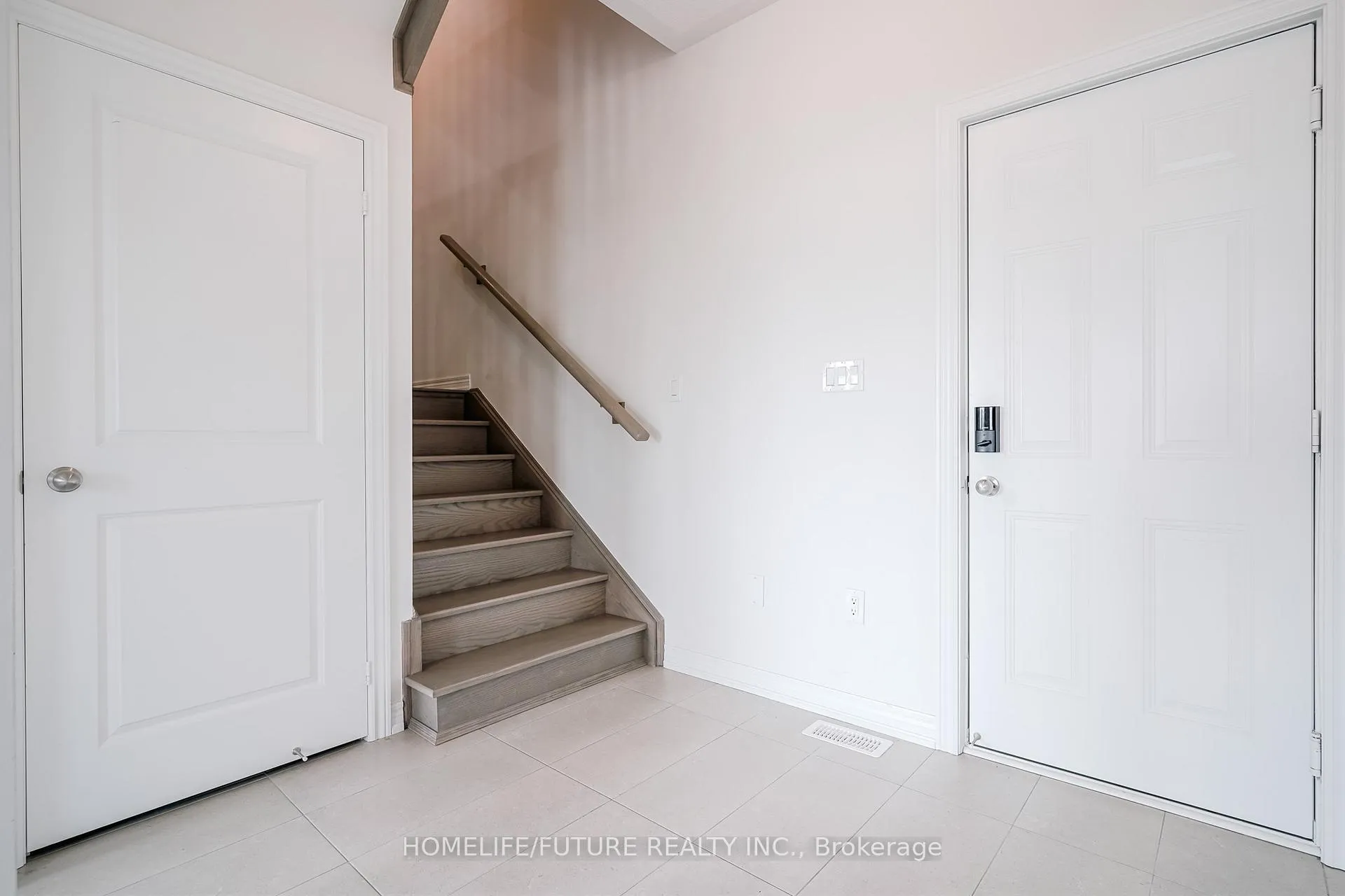 Photo 7 of 2626 Delphinium Trail, Pickering, Rural Pickering — HOMEH